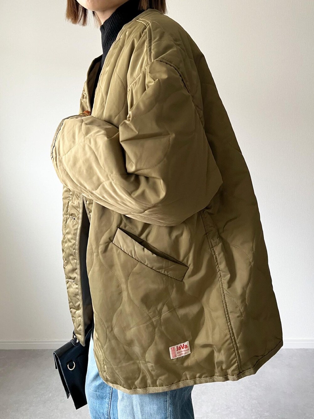 「クラシカルエルフ、classicalelf、キルティングジャケット、キルティング、大人かわいい、GU、ローファー、カーキアウター、UNIQLO、ユニクロ、UNIQLOコーデ、プチプラ、プチプラコーデ、大人カジュアル、カジュアルコーデ」｜「GUのアイテム（デニムパンツ、ブルー系）」を使った、𝚔𝚘さん（レディース・160cm）の秋コーディネートの3枚目の写真