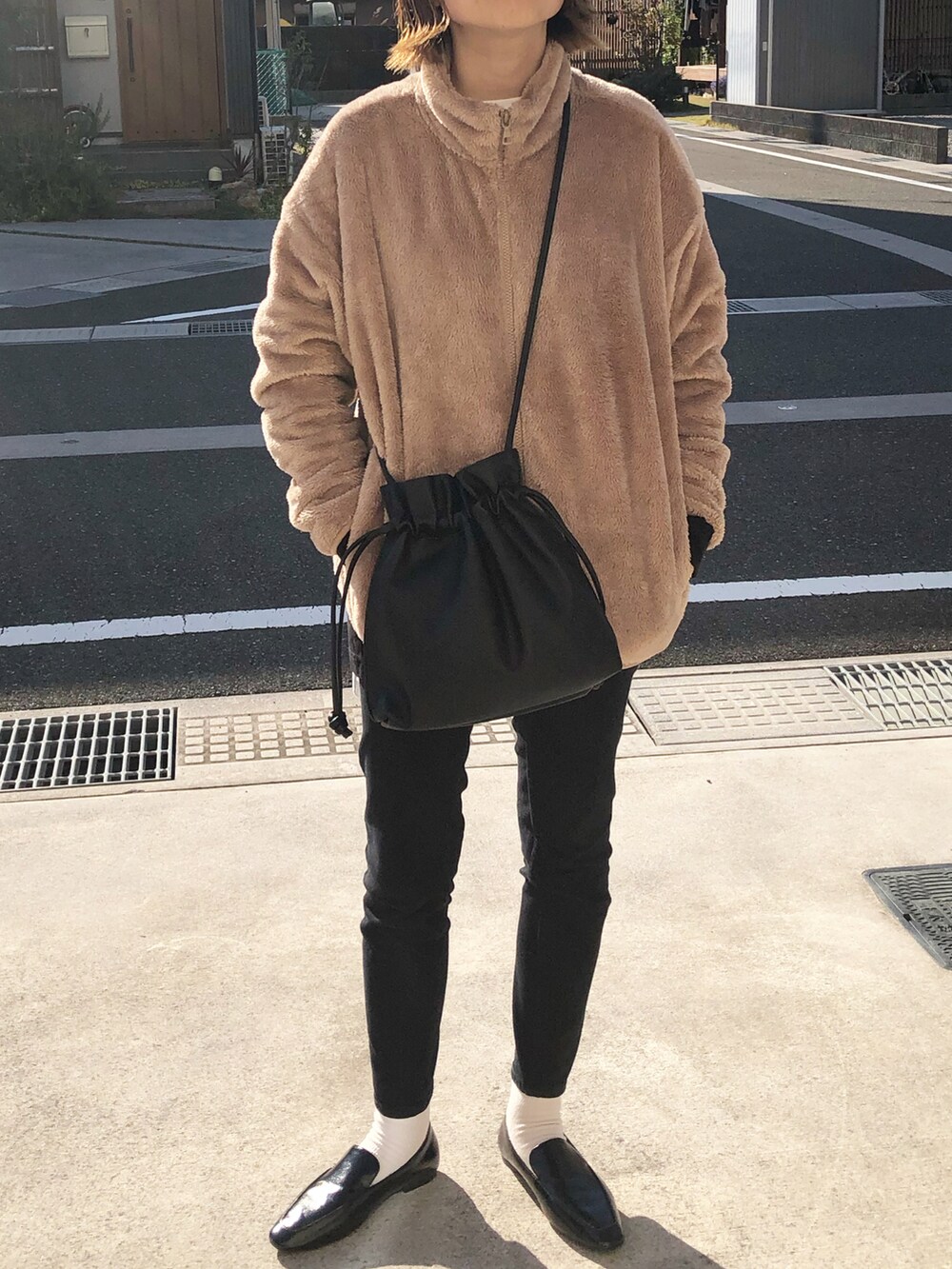 「フリース、フリースジャケット、UNIQLO、ユニクロ、オペラシューズ、GU、H&M、秋、プチプラ、プチプラコーデ、シンプル、大人カジュアル、オトナカジュアル、黒スキニー、ロンT」｜「UNIQLOのアイテム（ジャケット/アウター、ベージュ系）」を使った、𝚔𝚘さん（レディース・160cm）の秋コーディネートの4枚目の写真