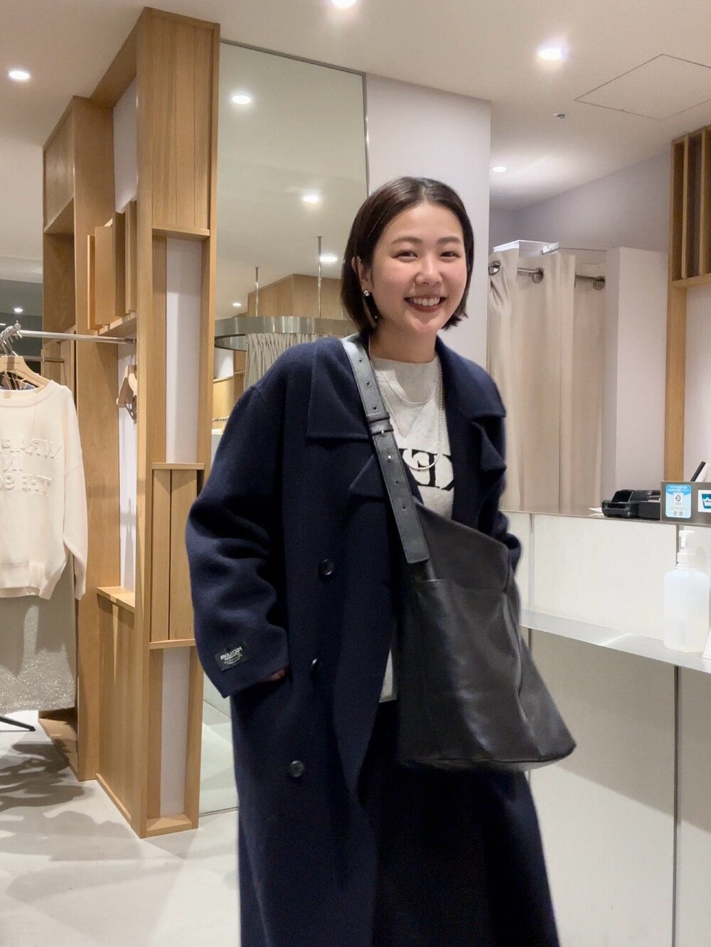 「冬コーデ、ロングコート、大人女子、ロゴ、ロゴニット、ニット、グレー、アウター」｜「SHENERYの【1枚で主役級/スタッフからも高評価】ジャカードロゴニット（ニット/セーター、グレー系）」を使った、TSURUGASAKI_163cmさん（レディース・163cm）の冬コーディネートの3枚目の写真