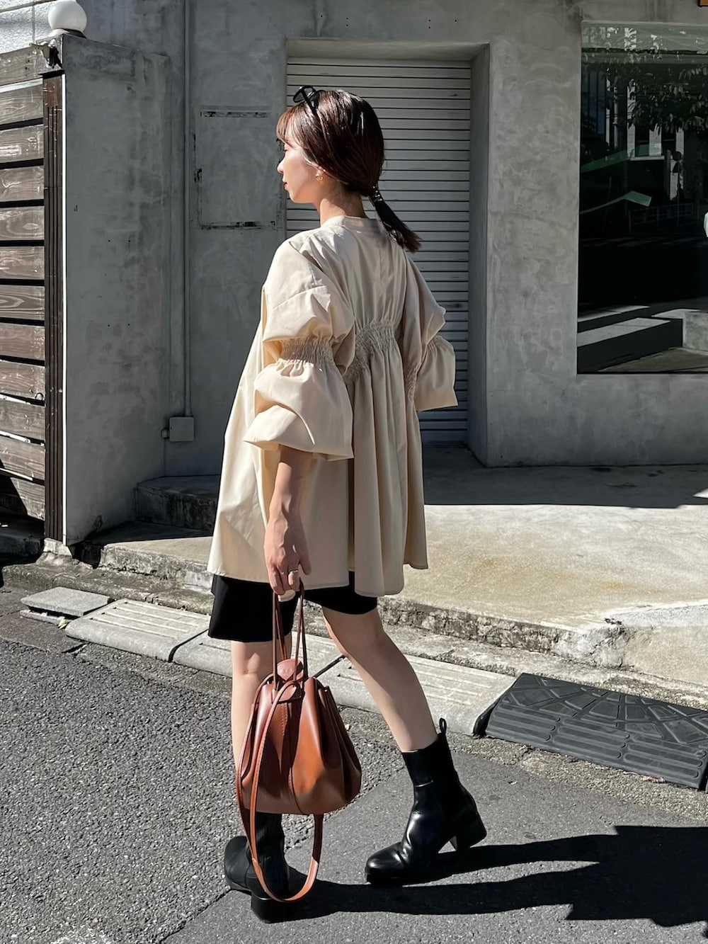 shioさんの「シャーリングシャツ（CAPRICIEUX LE'MAGE）」を使ったコーディネートの5枚目の写真
