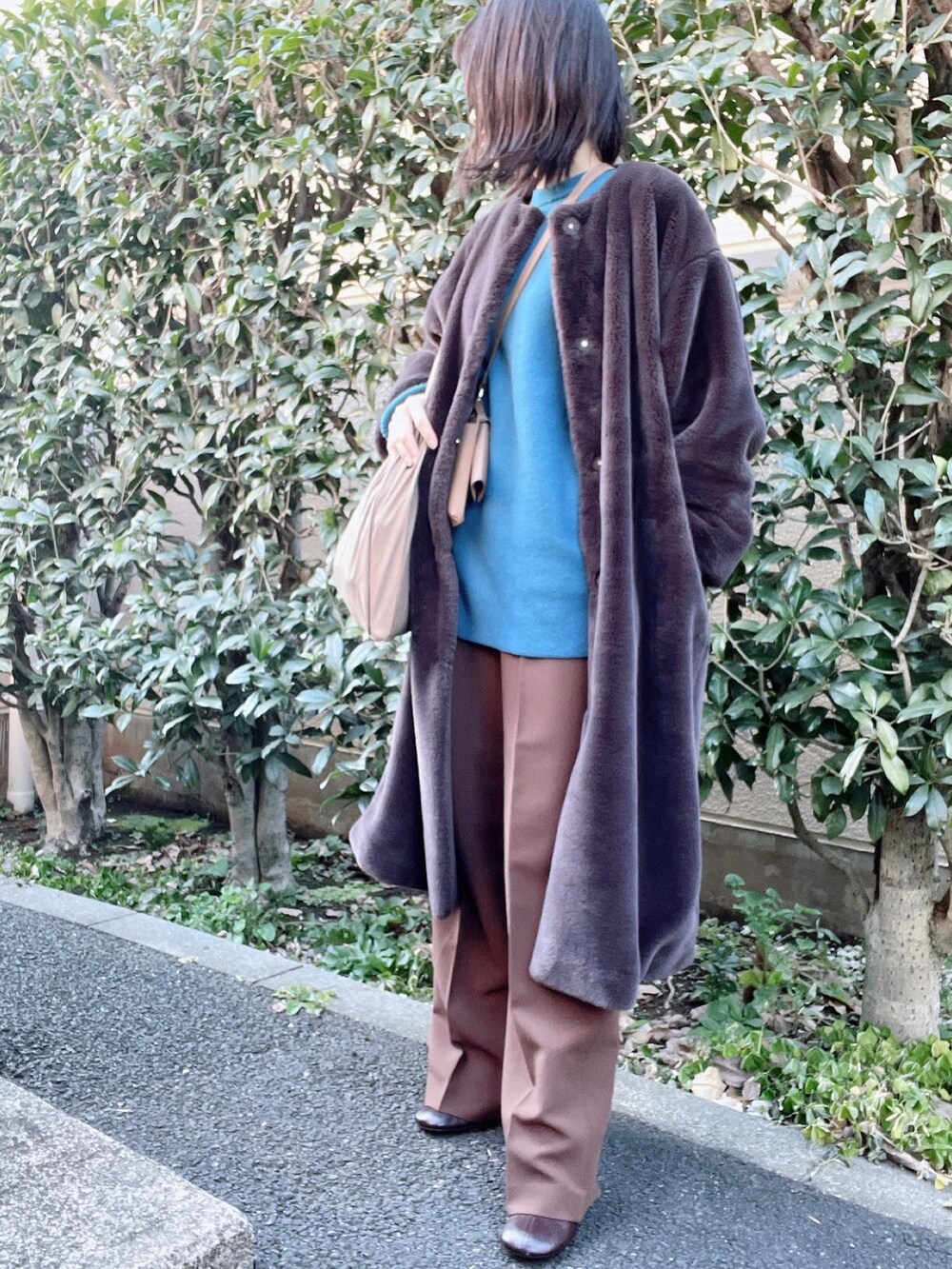 「CLANE、ZARA、チョコ色に染まれ、CENE、冬コーデ、ブーツ、パンツスタイル、きれいめカジュアル、オトナカジュアル、オトナ女子、大人カジュアル、ニット、スリット、ファーコート」｜「ZARAのアイテム（パンツ、ブラウン系）」を使った、nico＊さん（レディース・168cm）の冬コーディネートの3枚目の写真