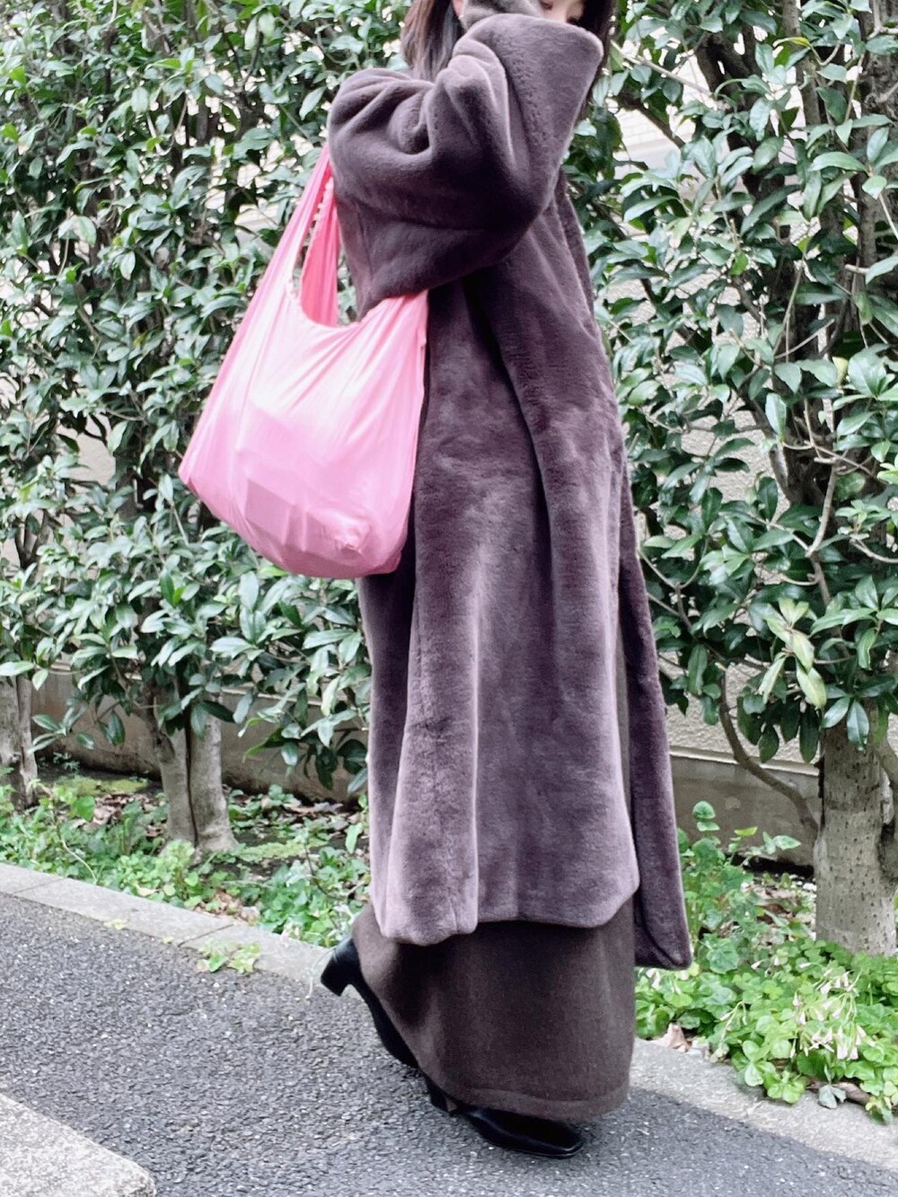 「CLANE、ETRÉ TOKYO、Adam et Rope'、Goldy、ロングブーツ、セットアップ、ブラウン、ワントーンコーデ、冬コーデ、きれいめカジュアル、オトナカジュアル、オトナ女子、大人カジュアル、スリット」｜「ADAM ET ROPE'のナロースクエアトゥロングブーツ（ブーツ、ブラック系）」を使った、nico＊さん（レディース・168cm）の冬コーディネートの2枚目の写真