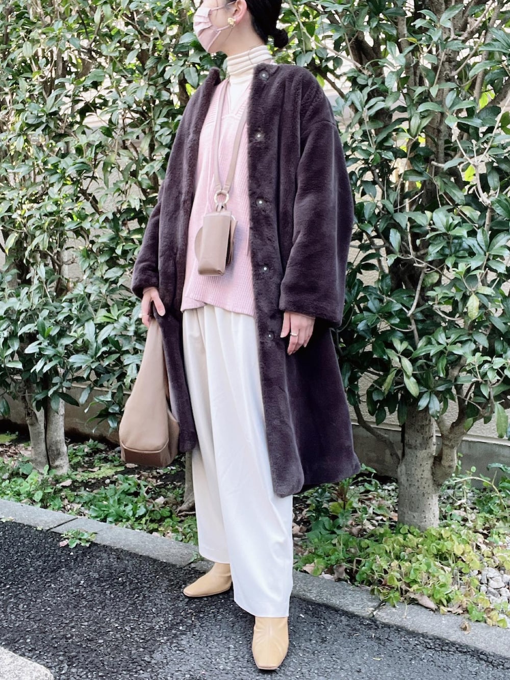 「CLANE、Goldy、Deuxieme Classe(Deuxieme Classe)、AULENTTI、きれいめカジュアル、オトナカジュアル、オトナ女子、大人カジュアル、冬コーデ、春コーデ、パンツスタイル、チョコ色に染まれ、淡色コーデ、ピンク」｜「CLANEのSQUARE SHORT BOOTS（ブーツ、ベージュ系）」を使った、nico＊さん（レディース・168cm）の冬コーディネートの2枚目の写真