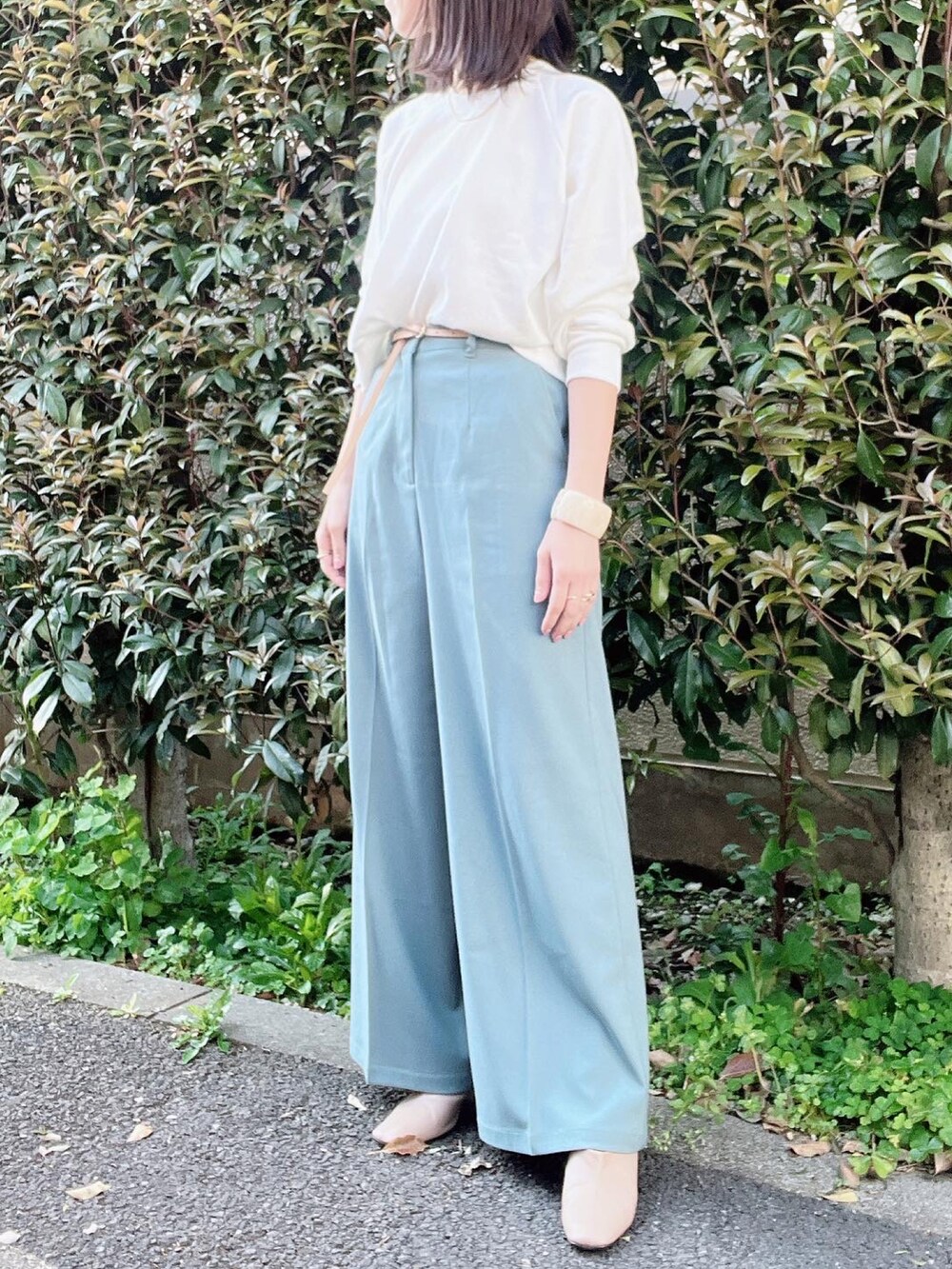 「CLANE、stylemixer、Goldy、CENE、カラーパンツ、パンツスタイル、ワイドパンツ、春コーデ、はじめましてコーデ、オトナカジュアル、オトナ女子、大人カジュアル、きれいめカジュアル、スウェット、ジャケット」｜「STYLEMIXERのアイテム（ブーティ、ベージュ系）」を使った、nico＊さん（レディース・168cm）の春コーディネートの2枚目の写真