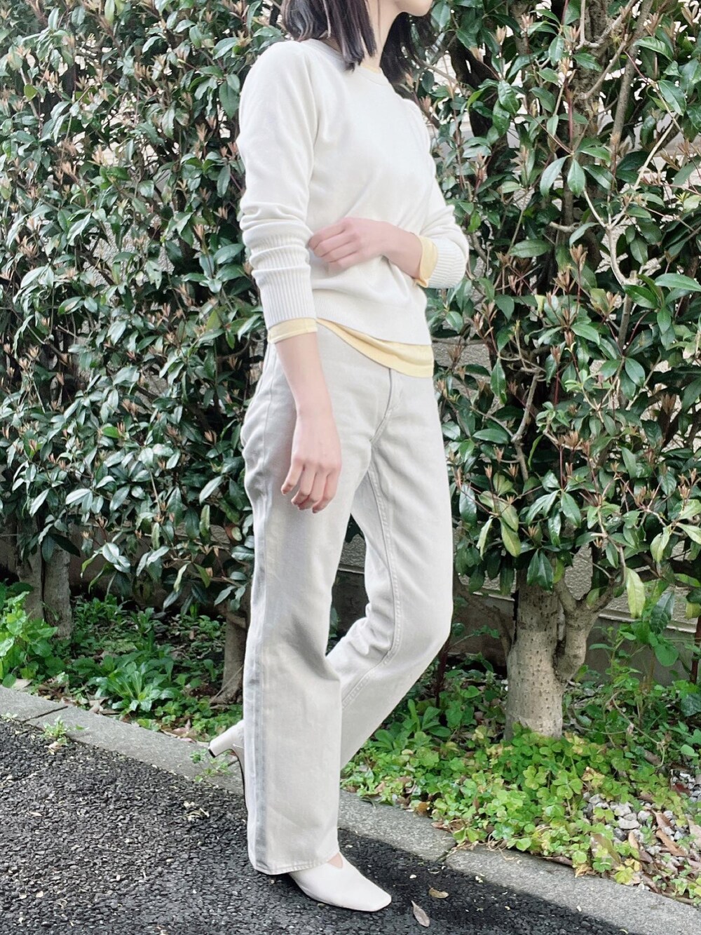 「CLANE、stylemixer、パンツスタイル、CENE、ohotoro、オトナカジュアル、春ニット、ワントーンコーデ、デニム、デニムパンツ、オトナ女子、大人カジュアル、春コーデ、ジャケット、淡色コーデ」｜「CLANEのCOLOR DYE BOOTS CUT DENIM（デニムパンツ、ベージュ系）」を使った、nico＊さん（レディース・168cm）の春コーディネートの3枚目の写真