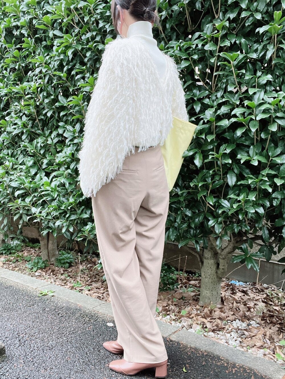 「CLANE、ETRÉ TOKYO、秋のコーデ、フリンジ、WEARハロウィン2022、秋コーデ、きれいめカジュアル、オトナカジュアル、オトナ女子、大人カジュアル、タートルネック、レイヤードスタイル、ワントーンコーデ、ベージュ」｜「CLANEのSWITCHING　BOOTEE（その他シューズ、ブラウン系）」を使った、nico＊さん（レディース・168cm）の秋コーディネートの3枚目の写真