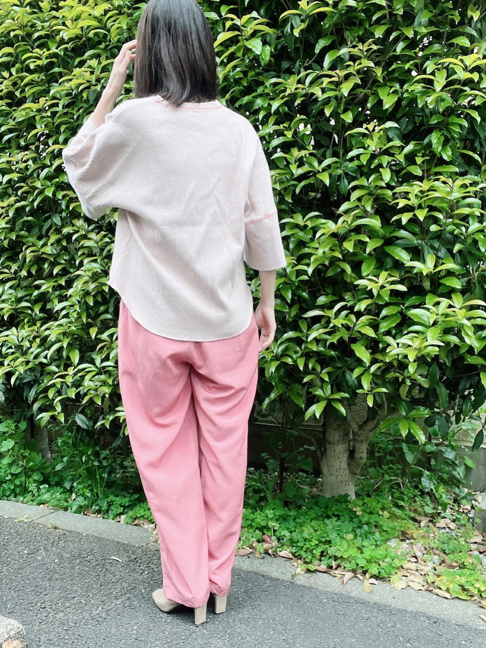 「CLANE、stylemixer、ohotoro、CENE、春コーデ、ピンク、オトナ女子、大人カジュアル、オトナカジュアル、きれいめカジュアル、カラーパンツ、パンツスタイル、ワントーンコーデ、カラーコーデ」｜「CLANEの【CLANE(クラネ)】BRIGHT COLOR PANTS  10110-7142（その他パンツ、ピンク系）」を使った、nico＊さん（レディース・168cm）の春コーディネートの3枚目の写真