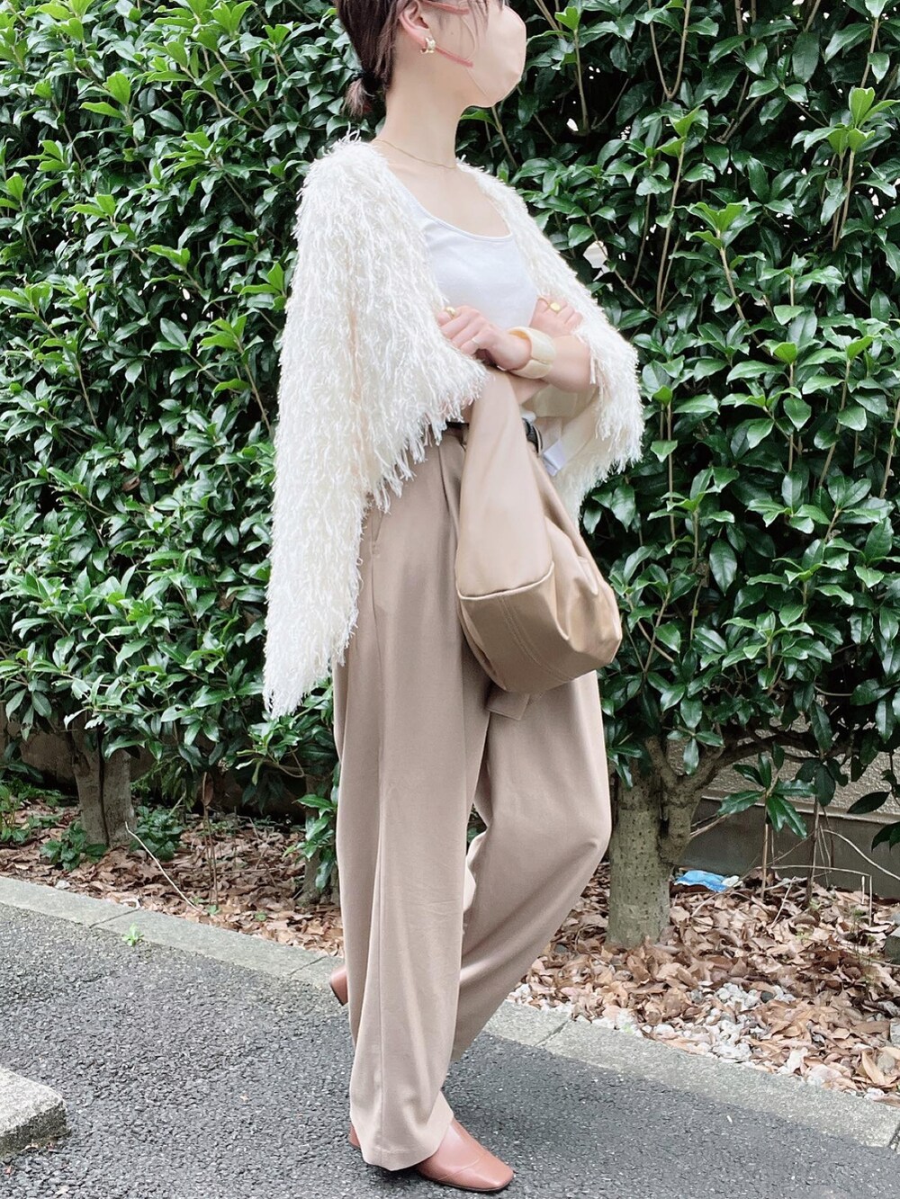 「CLANE、AULENTTI、Deuxieme Classe(Deuxieme Classe)、LOWRYS FARM、秋のコーデ、オトナ女子、オトナカジュアル、秋コーデ、パンツスタイル、きれいめカジュアル、カーディガン、大人カジュアル、フリンジ」｜「Deuxieme Classeの* ハンドバッグ L（バッグ、ベージュ系）」を使った、nico＊さん（レディース・168cm）の秋コーディネートの2枚目の写真