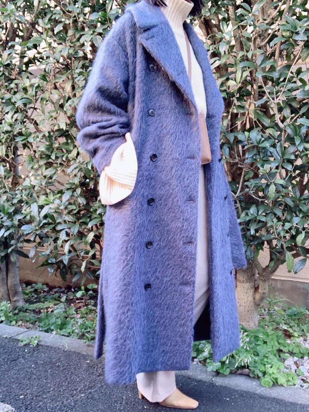 「CLANE、Goldy、GU、冬コーデ、アウター、ロングコート、パンツスタイル、ブーツ、オトナカジュアル、オトナ女子、きれいめカジュアル、大人カジュアル、タートルネック、ニット」｜「CLANEのSQUARE SHORT BOOTS（ブーツ、ベージュ系）」を使った、nico＊さん（レディース・168cm）の冬コーディネートの3枚目の写真