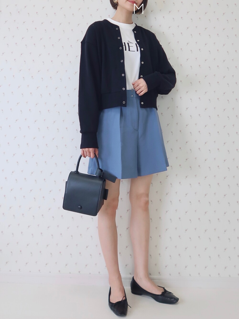 「オトナ女子、大人コーデ、シンプルスタイル、セットアップ、ショートパンツ」｜「KBFの『WEB/一部店舗限定』フロントタックキュロット（その他パンツ、ブルー系）」を使った、MAYUKOさん（レディース・163cm）の秋コーディネートの3枚目の写真
