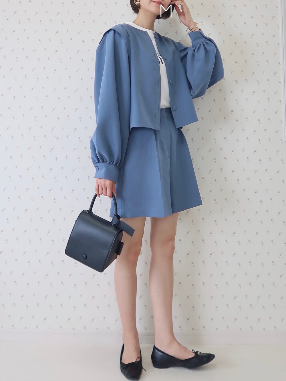 「オトナ女子、大人コーデ、シンプルスタイル、セットアップ、ショートパンツ」｜「KBFの『WEB/一部店舗限定』フロントタックキュロット（その他パンツ、ブルー系）」を使った、MAYUKOさん（レディース・163cm）の秋コーディネートの2枚目の写真