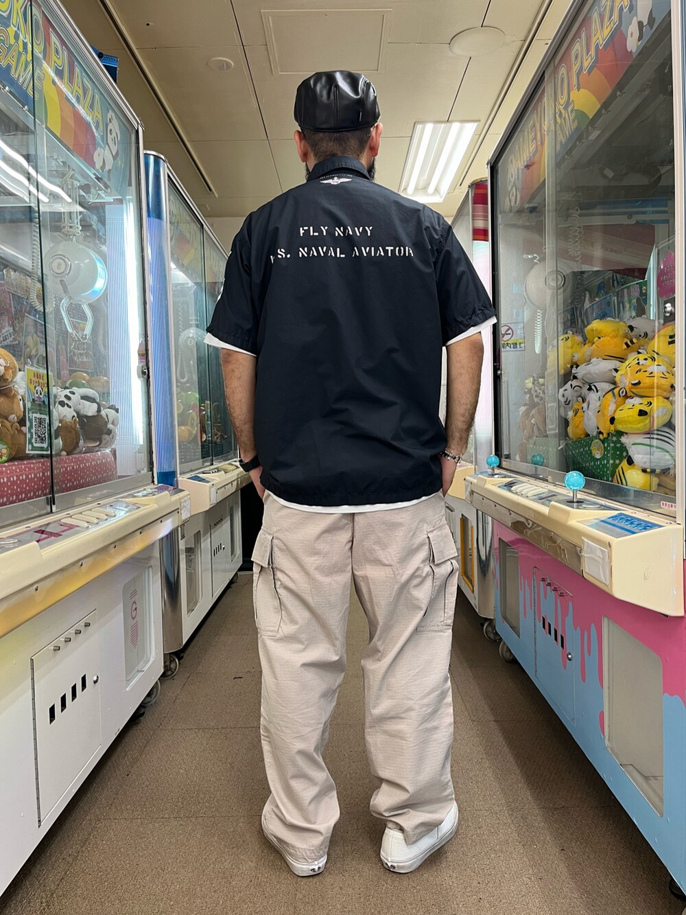「AVIREX、SCHOTT、上野、アメカジ、ミリタリー スタイル、夏だ！Tシャツ着よう！、シャツスタイル、いいね、save、フォローお願いします🤑、メンズコーデ、ootd」｜「AVIREXのNAVAL FATIGUE SHIRT / ネイバル ファティーグ シャツ / AVIREX / アヴィレックス（シャツ/ブラウス、ブルー系）」を使った、Yoshi Yamaさん（メンズ・174cm）の夏コーディネートの3枚目の写真