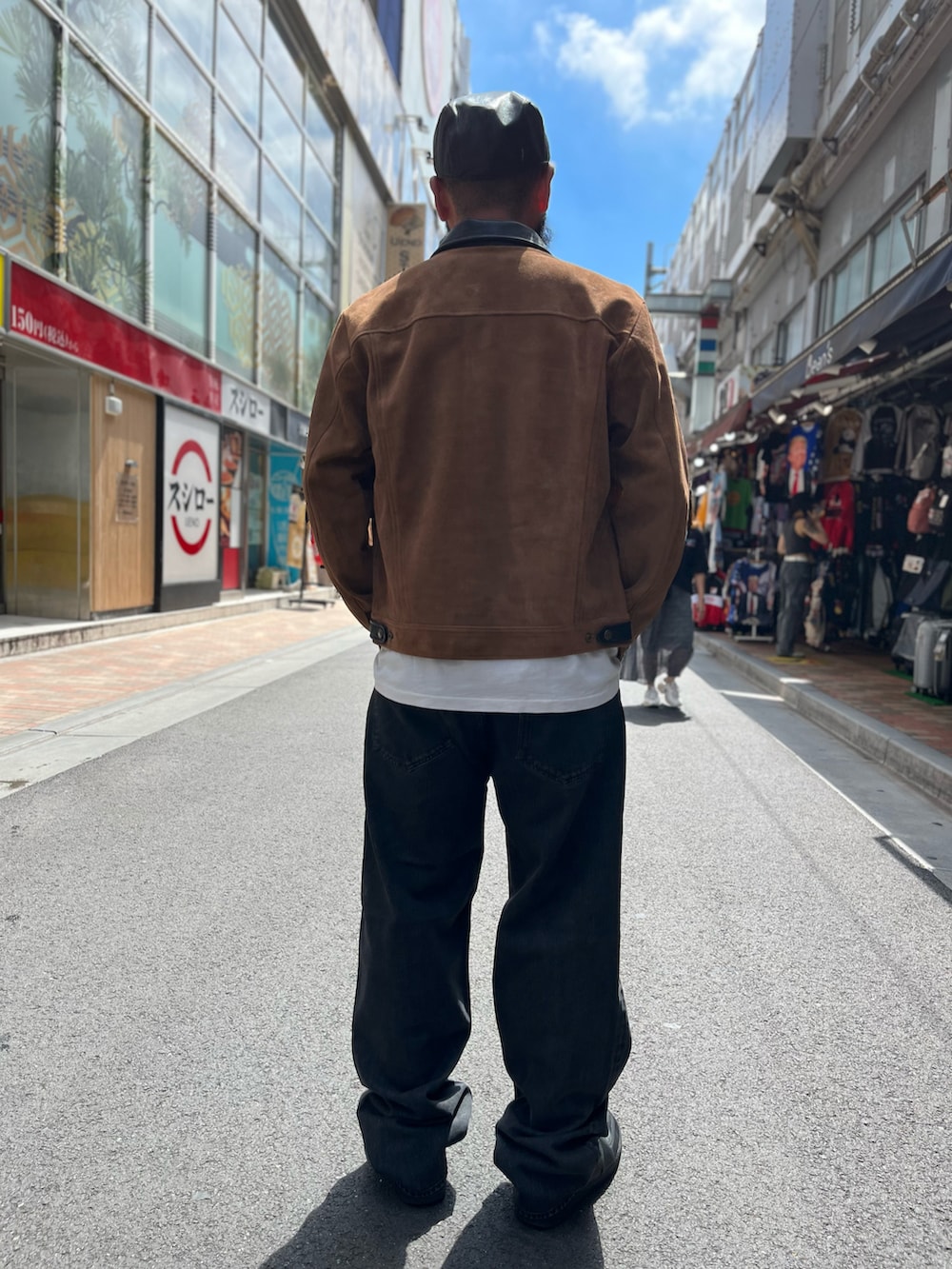 「SCHOTT、レザー、レザージャケット」｜「schottのSchott/ショット/LOT.125 BLACK DENIM/ブラック デニム パンツ（デニムパンツ、ブラック系）」を使った、Yoshi Yamaさん（メンズ・174cm）の秋コーディネートの3枚目の写真