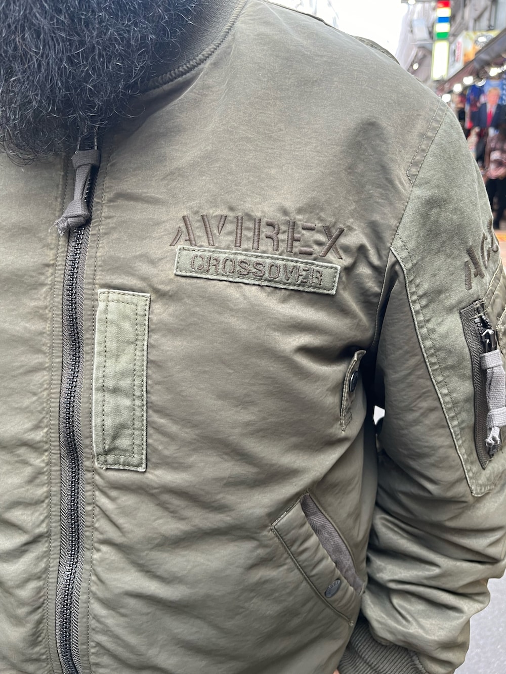 「メンズファッション、おしゃれさんと繋がりたい、AVIREX、MA-1」｜「AVIREXのCOTTON TWILL PAINTER PANTS / コットン ツイル ペインターパンツ / AVIREX / アヴィレックス（パンツ、その他）」を使った、Yoshi Yamaさん（メンズ・174cm）の秋コーディネートの5枚目の写真