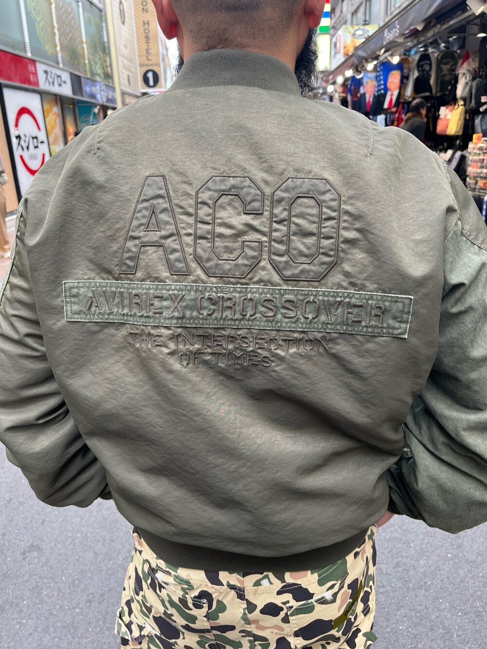 「メンズファッション、おしゃれさんと繋がりたい、AVIREX、MA-1」｜「AVIREXのCOTTON TWILL PAINTER PANTS / コットン ツイル ペインターパンツ / AVIREX / アヴィレックス（パンツ、その他）」を使った、Yoshi Yamaさん（メンズ・174cm）の秋コーディネートの4枚目の写真