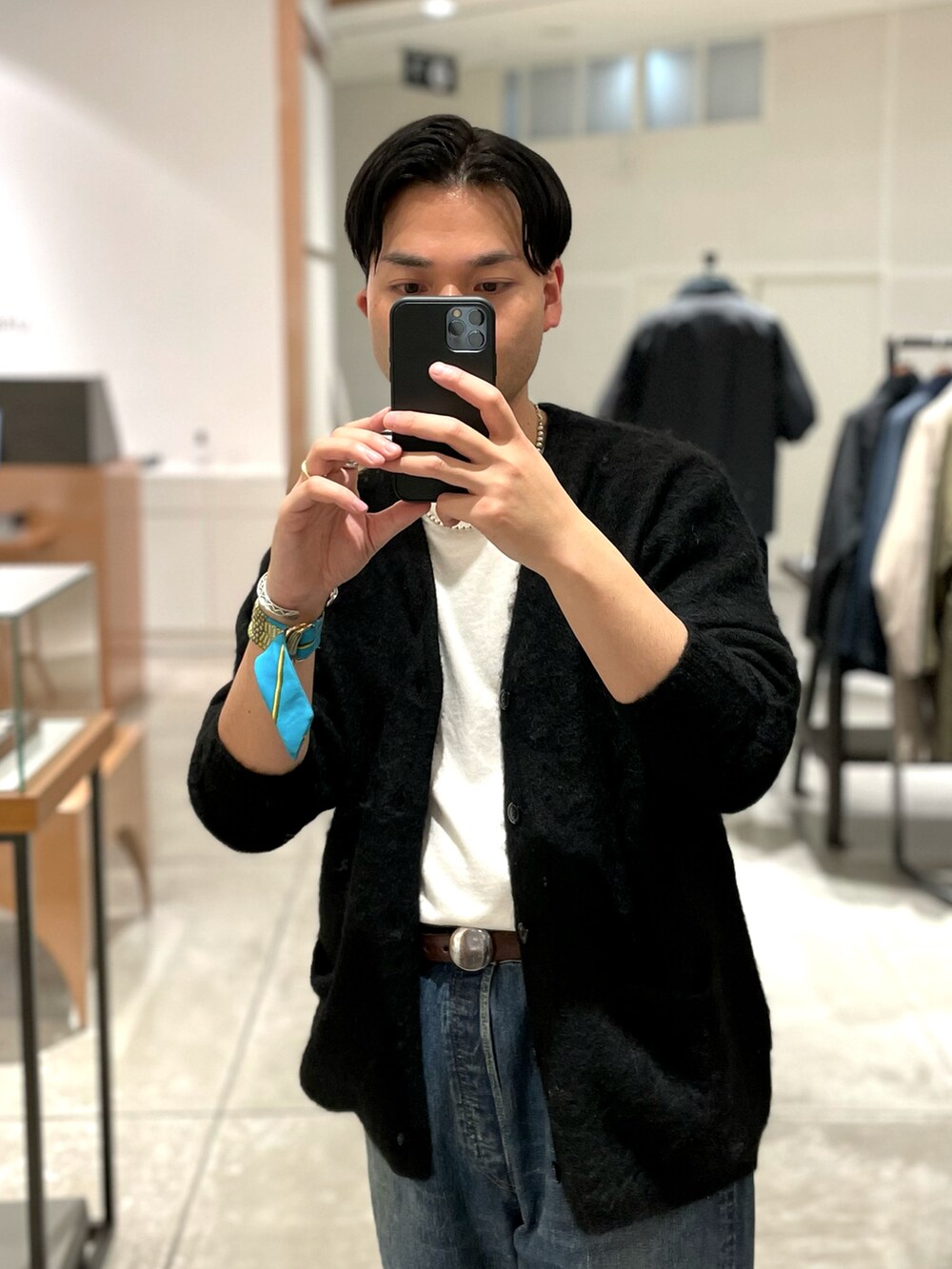 yukihigashiura(URBAN RESEARCH)|apresseのデニムパンツを使ったコーディネート - WEAR