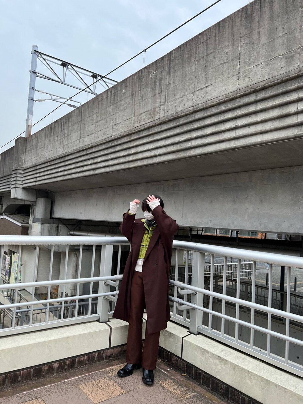 「シンプルコーデ、セットアップスタイル、メンズファッション、メンズコーデ、おしゃれさんと繋がりたい、今日のコーデ、古着好きな人と繋がりたい、ootd、outfit、きれいめカジュアル、キレイめ」｜「usedのアイテム（デニムジャケット、イエロー系）」を使った、atsuooo__さん（メンズ・172cm）の春コーディネートの2枚目の写真