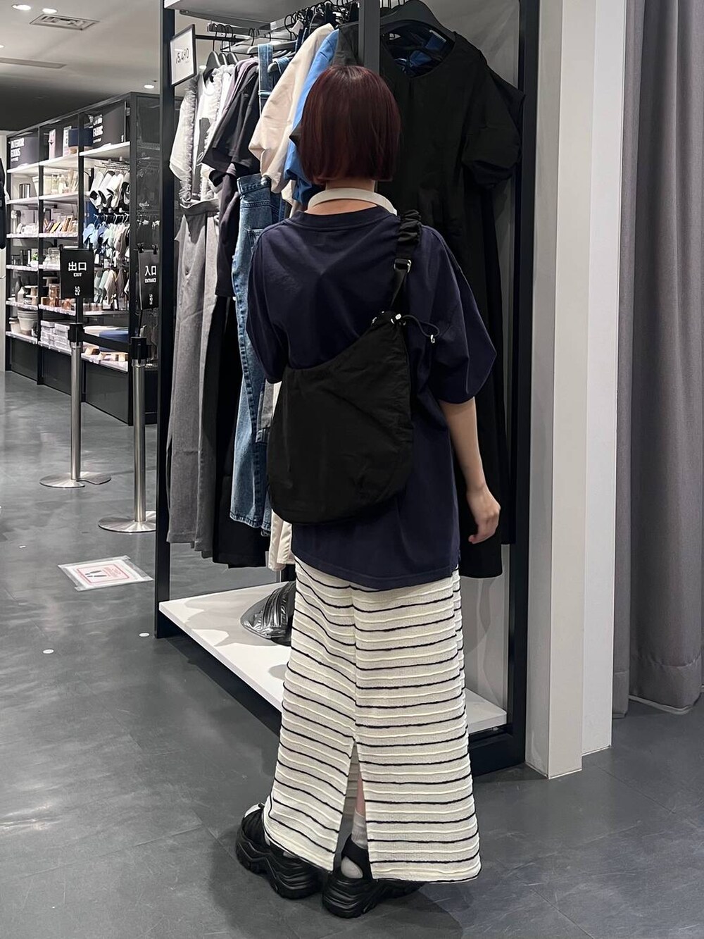 「LAKOLE、低身長、個性派、カジュアル、骨格ウェーブ」｜「LAKOLEのオンイヤーヘッドホン / 187385（ヘッドフォン/イヤホン、ベージュ系）」を使った、うえさん（レディース・153cm）の春コーディネートの5枚目の写真