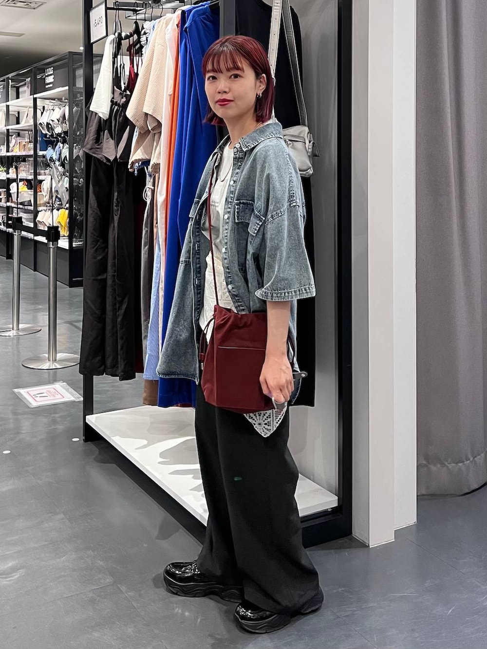 「個性派、カジュアル、低身長、骨格ウェーブ、LAKOLE」｜「LAKOLEのステンレスシンプルチェーンネックレス2 / 128997（ネックレス、その他）」を使った、うえさん（レディース・153cm）の夏コーディネートの4枚目の写真