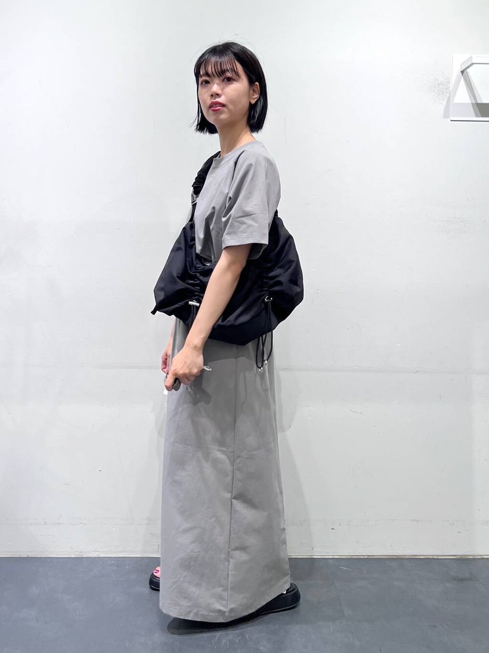 「低身長、個性派、カジュアル、骨格ウェーブ、LAKOLE、スカート、セールコーデ、セットアップ」｜「LAKOLEのダブルベルトサンダル / 112700（サンダル、ブラック系）」を使った、うえさん（レディース・153cm）の夏コーディネートの3枚目の写真