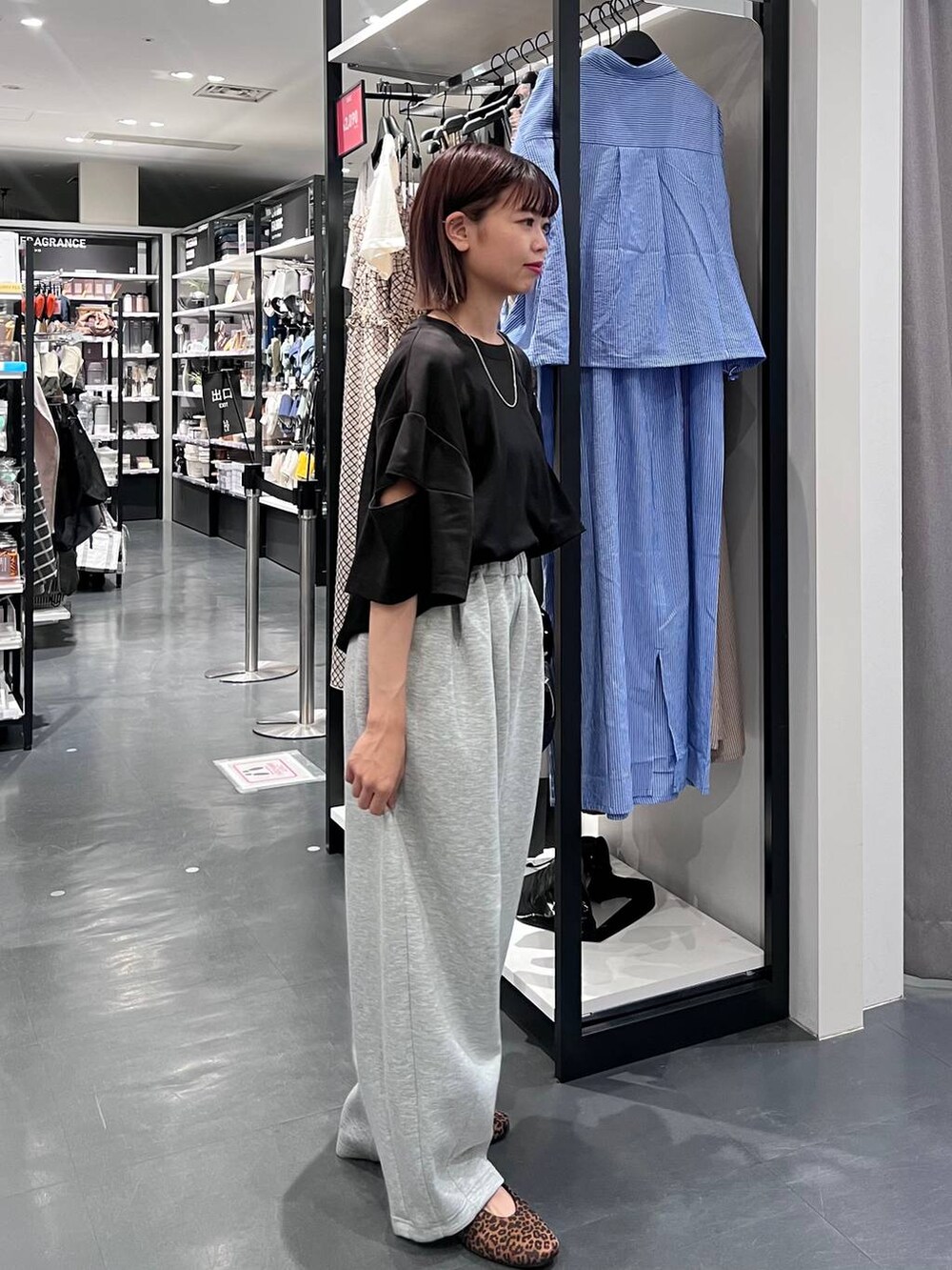 「骨格ウェーブ、LAKOLE、低身長、個性派、カジュアル」｜「LAKOLEのステンレスシンプルチェーンネックレス2 / 128997（ネックレス、その他）」を使った、うえさん（レディース・153cm）の夏コーディネートの3枚目の写真