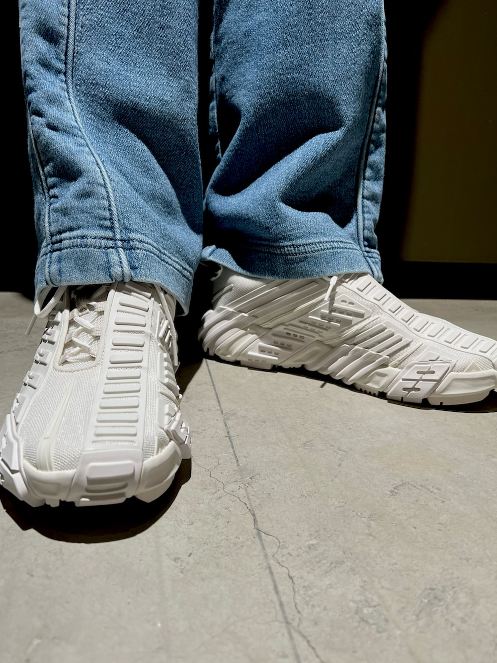 「Diesel、DIESELららぽーと富士見、ディーゼル、ららぽーと富士見、デニムパンツ、デニムオンデニム」｜「DIESELのメンズ ハット バケットハット（ハット、ブルー系）」を使った、　Ryujiさん（メンズ・168cm）の春コーディネートの2枚目の写真