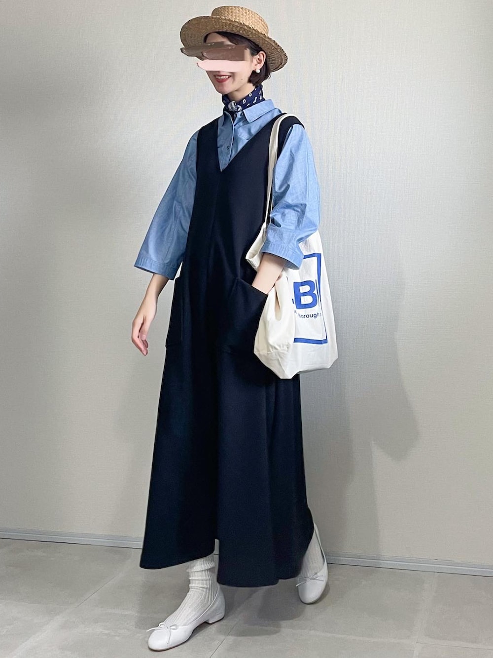 「春コーデ、麦わら帽子、カンカン帽、ワンピース、スカーフ、バンダナ、ジャンパースカート、ダンガリーシャツ、バレエシューズ、夏コーデ」｜「BEAMS BOYのCableami ×BEAMS BOY / ボーダー ハット（ハット、ベージュ系）」を使った、あさこさん（レディース・164cm）の春コーディネートの3枚目の写真