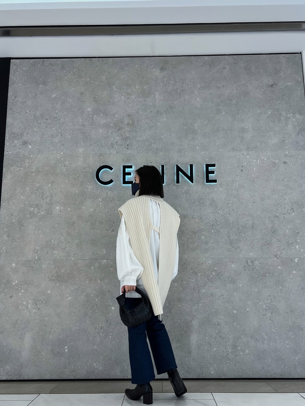「CLANE、etretokyo、stylemixer、BOTTEGA VENETA」｜「CLANEのJ/W SHORT BELL BOTTOM DENIM（デニムパンツ、ブルー系）」を使った、Jasmine:)さん（レディース・158cm）の冬コーディネートの4枚目の写真