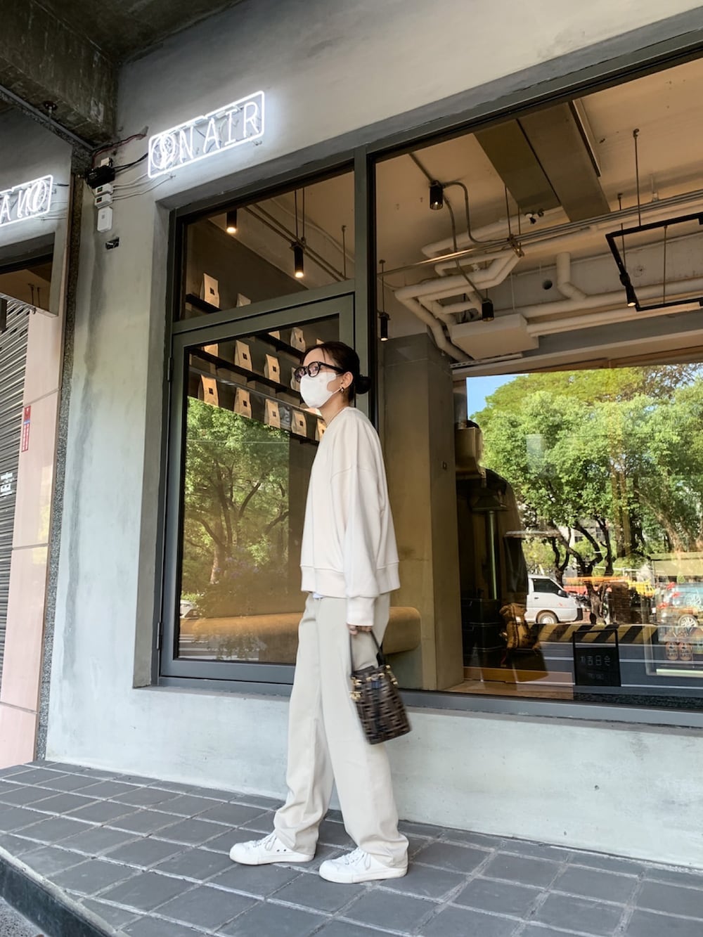 「UNIQLO、FRND、MUJI、FENDI、nothingandothers」｜「UNIQLOのアイテム（スウェット、ベージュ系）」を使った、Jasmine:)さん（レディース・158cm）の冬コーディネートの2枚目の写真