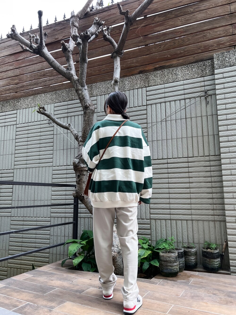 「amissa fashion、FRND、FENDI、adidas」｜「amissaのアイテム（ポロシャツ、グリーン系）」を使った、Jasmine:)さん（レディース・158cm）の冬コーディネートの3枚目の写真