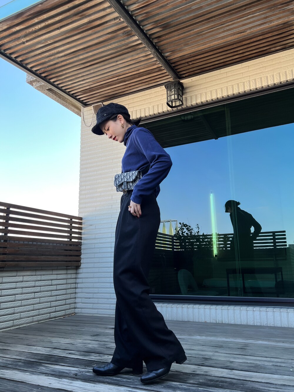 「UNIQLO、stylemixer、CLANE、Dior」｜「Diorのアイテム（バッグ、ブルー系）」を使った、Jasmine:)さん（レディース・158cm）の冬コーディネートの2枚目の写真