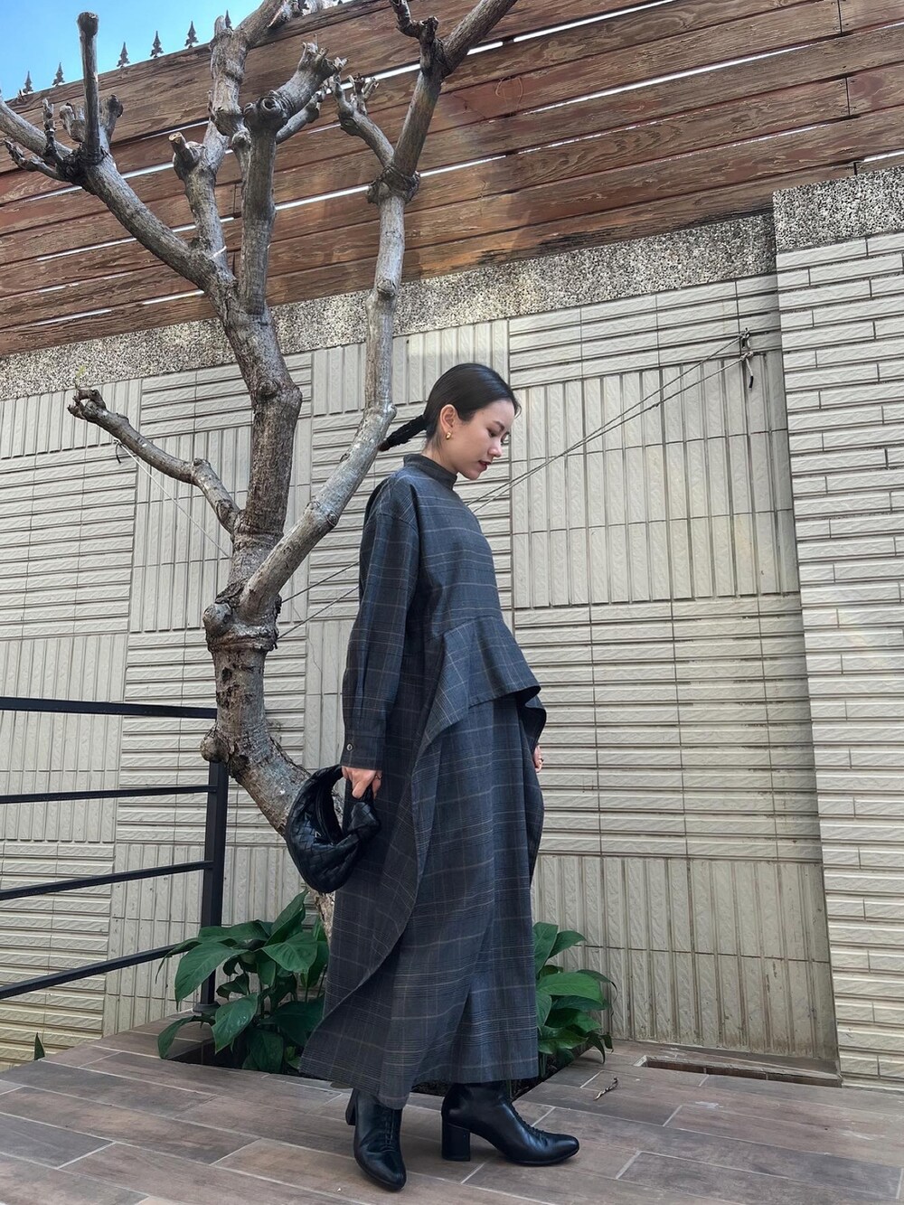 「CLANE、BOTTEGA VENETA」｜「CLANEのアイテム（ブーツ、ブラック系）」を使った、Jasmine:)さん（レディース・158cm）の冬コーディネートの2枚目の写真