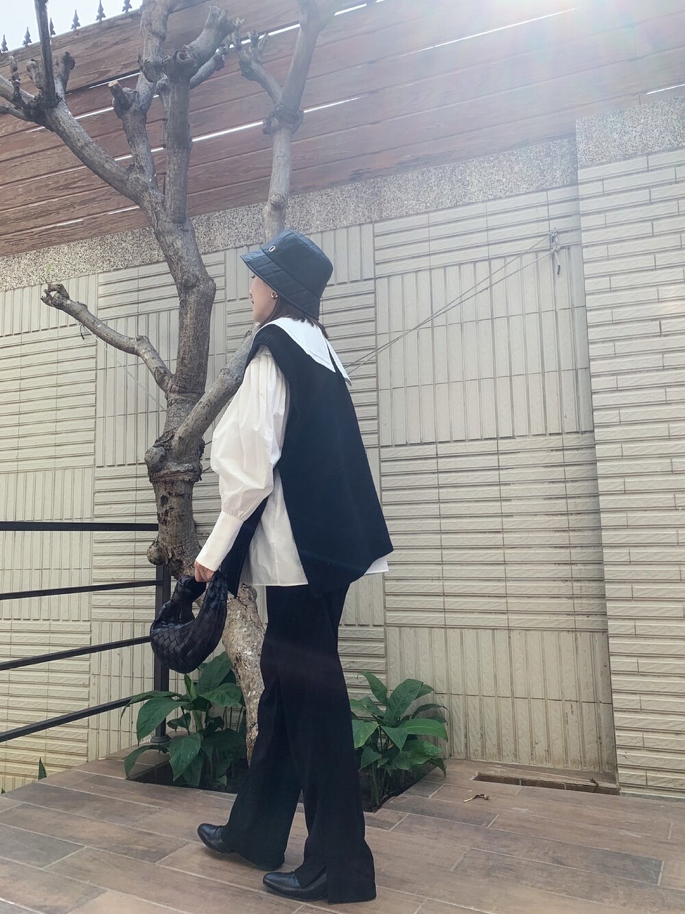 「CLANE、Chapeau d’ O、BOTTEGA VENETA」｜「Chapeau d' OのChapeau d' O Eco Leather Quilt Bucket（ハット、ブラック系）」を使った、Jasmine:)さん（レディース・158cm）の冬コーディネートの2枚目の写真