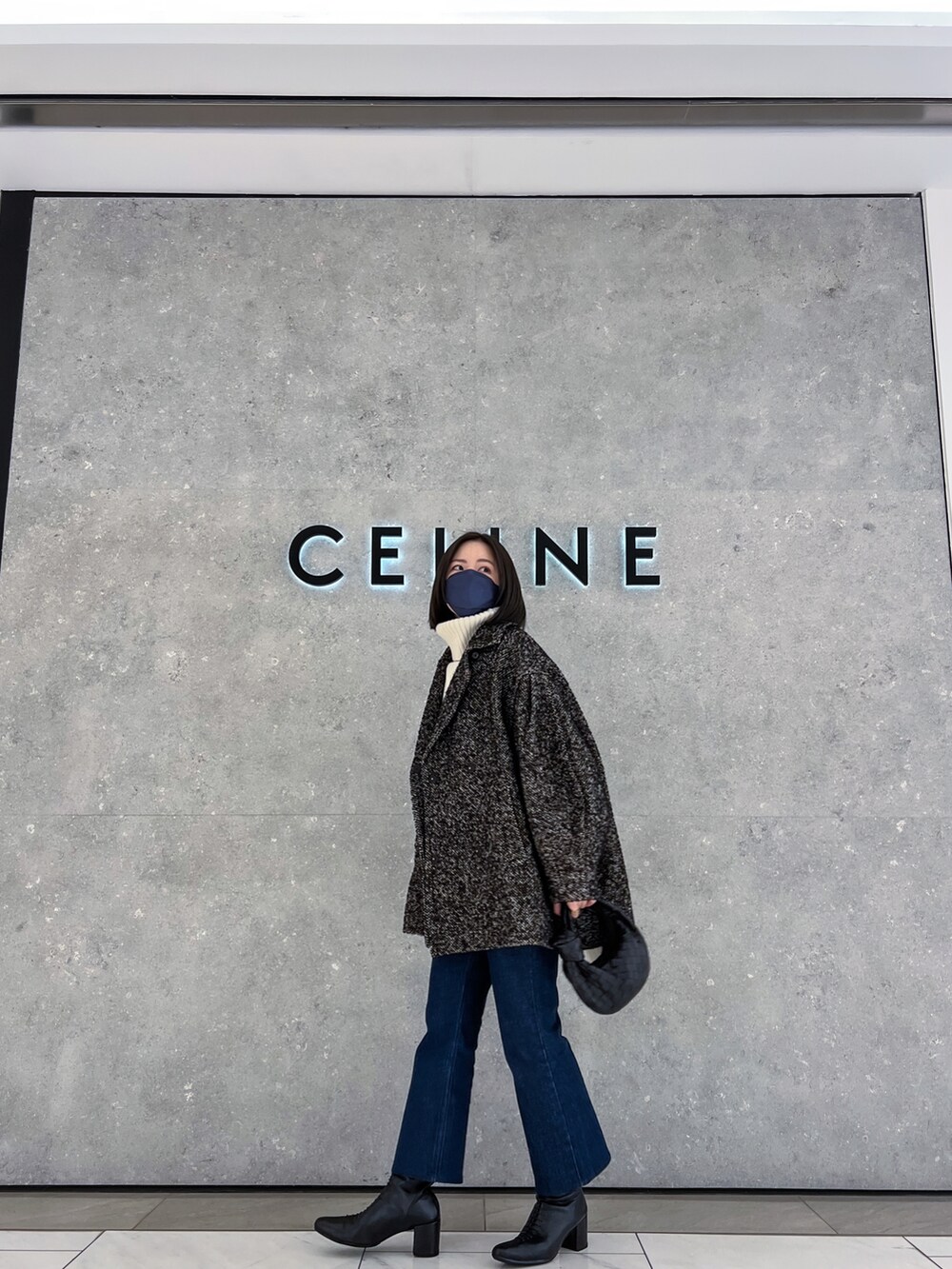 「CLANE、etretokyo、stylemixer、BOTTEGA VENETA」｜「CLANEのJ/W SHORT BELL BOTTOM DENIM（デニムパンツ、ブルー系）」を使った、Jasmine:)さん（レディース・158cm）の冬コーディネートの2枚目の写真