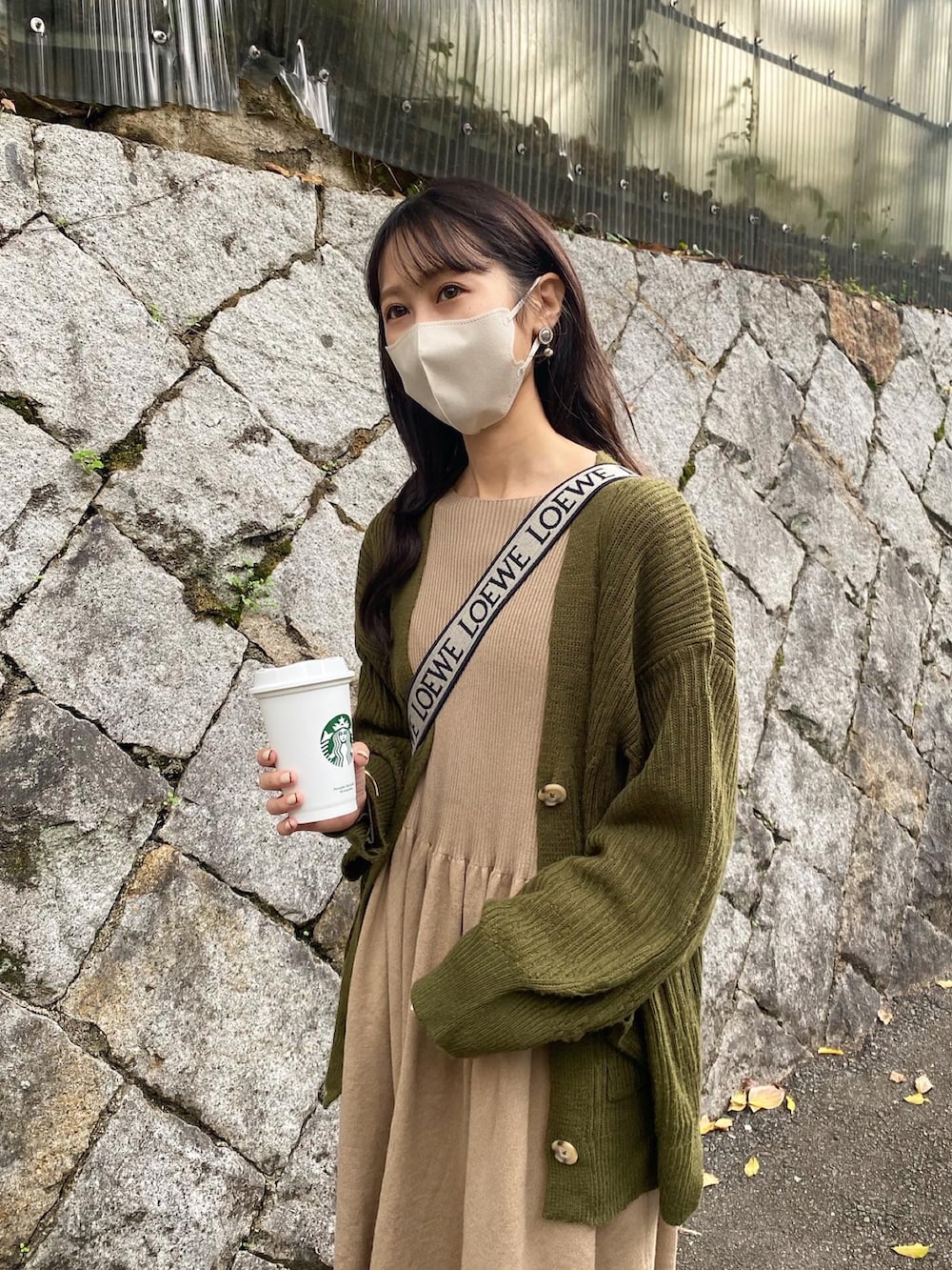 「大人カジュアル、オトナカジュアル、コカ(coca)、ロングワンピース、ワンピース、カーディガン、GU、プチプラコーデ、プチプラ、しまむら、シンプルコーデ、秋コーデ」｜「しまむらのアイテム（カーディガン/ボレロ、グリーン系）」を使った、𝒌𝒂𝒆𝒅𝒆さん（レディース・160cm）の秋コーディネートの4枚目の写真
