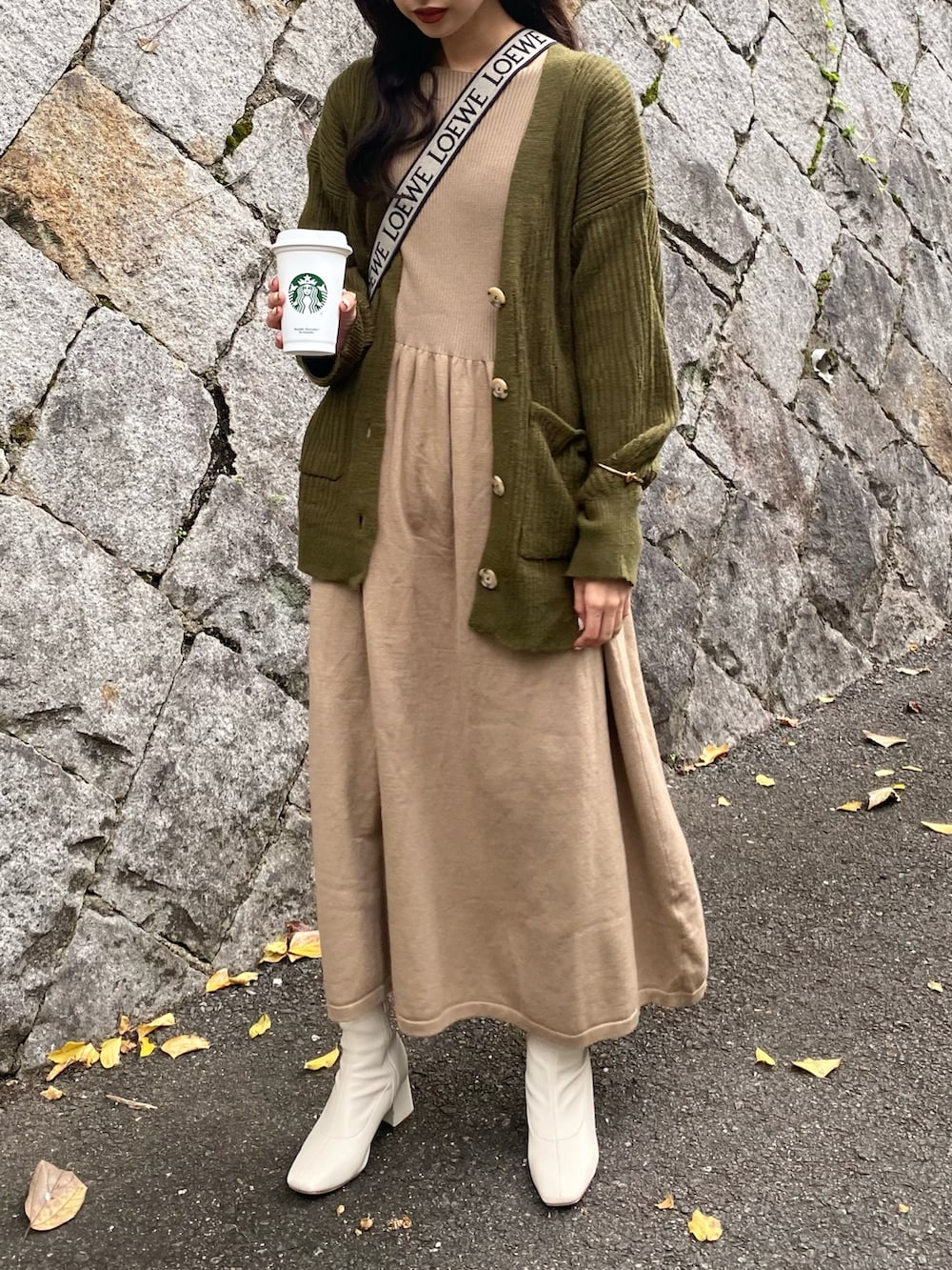 「大人カジュアル、オトナカジュアル、コカ(coca)、ロングワンピース、ワンピース、カーディガン、GU、プチプラコーデ、プチプラ、しまむら、シンプルコーデ、秋コーデ」｜「しまむらのアイテム（カーディガン/ボレロ、グリーン系）」を使った、𝒌𝒂𝒆𝒅𝒆さん（レディース・160cm）の秋コーディネートの3枚目の写真