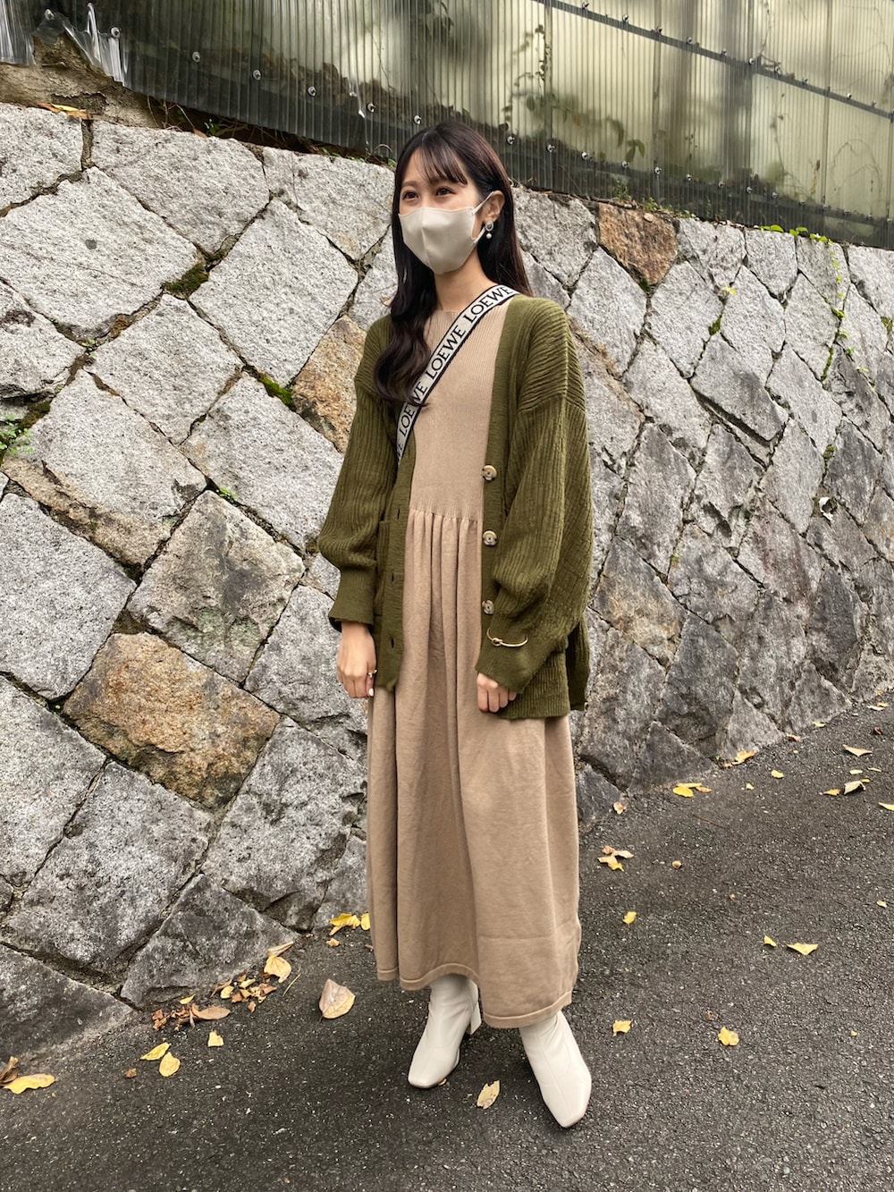 「大人カジュアル、オトナカジュアル、コカ(coca)、ロングワンピース、ワンピース、カーディガン、GU、プチプラコーデ、プチプラ、しまむら、シンプルコーデ、秋コーデ」｜「しまむらのアイテム（カーディガン/ボレロ、グリーン系）」を使った、𝒌𝒂𝒆𝒅𝒆さん（レディース・160cm）の秋コーディネートの2枚目の写真