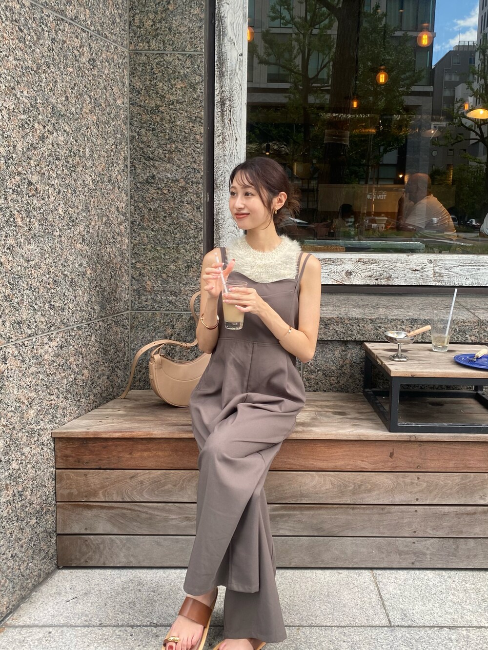 「大人カジュアルコーデ、きれいめカジュアル、オールインワン、プチプラ、プチプラコーデ、shein、しまむら、しまむらコーデ」｜「SHEINのアイテム（サンダル、ブラウン系）」を使った、𝒌𝒂𝒆𝒅𝒆さん（レディース・160cm）の秋コーディネートの2枚目の写真