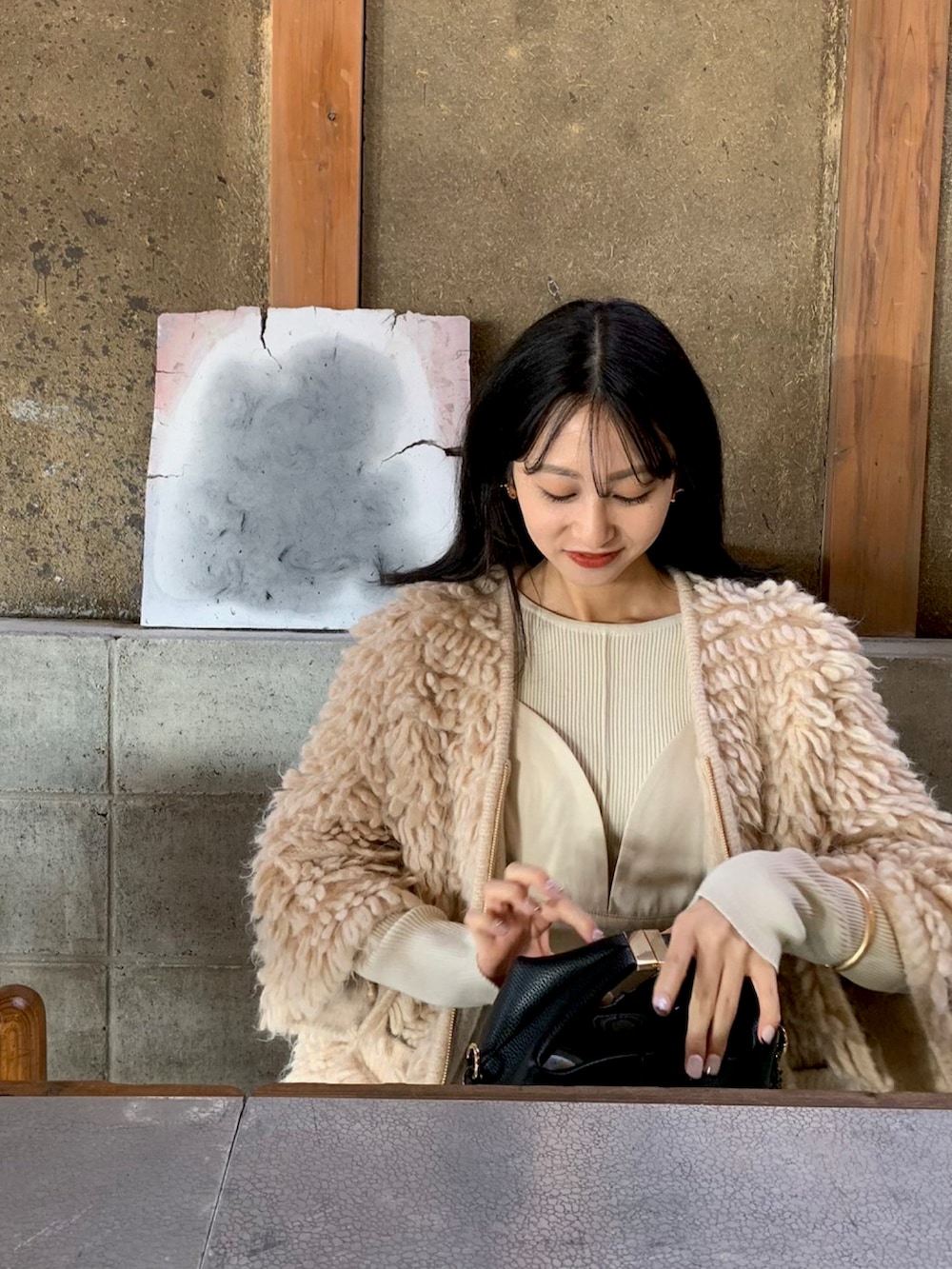 「春服デビュー宣言、オトナ女子、おでかけコーデ、ワンピース、ワントーンコーデ、ループカーディガン、レイヤードスタイル、レイヤード」｜「Solaceのアイテム（トップス、ホワイト系）」を使った、𝒌𝒂𝒆𝒅𝒆さん（レディース・160cm）の春コーディネートの3枚目の写真