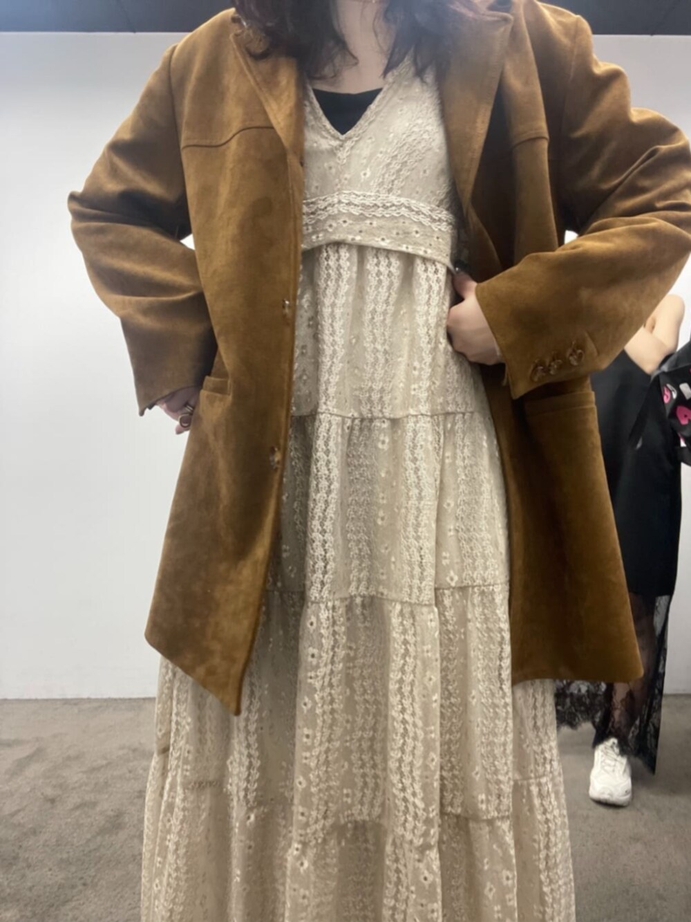 「LARUTAの【LARUTA】レース切替ロングワンピース（ワンピース、ホワイト系）」を使った、おそのさん（骨格ウェーブ・レディース・167cm）の夏コーディネートの2枚目の写真