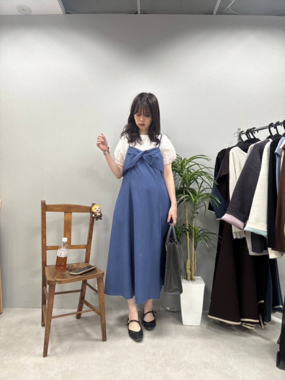 「natural coutureのosonoリネン混ねじりキャミワンピース（ワンピース、ブルー系）」を使った、おそのさん（レディース・167cm）の夏コーディネートの2枚目の写真