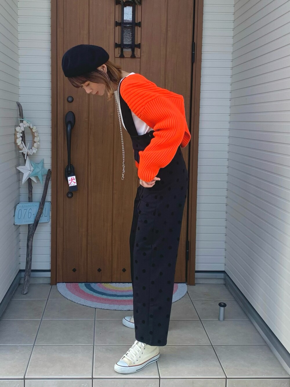 その他のサロペット/オーバーオールを着用したレディースの春コーディネートの3枚目の写真