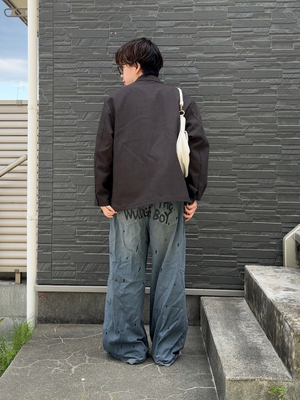 「サングラス、レイヤードスタイル、レイヤード、レイヤードコーデ、低身長コーデ、低身長男子、adidas、メガネ男子、commongullproducts.」｜「WudgeBoyのpaint denim（デニムパンツ、ブラック系）」を使った、みっち~さん（メンズ・165cm）の春コーディネートの2枚目の写真