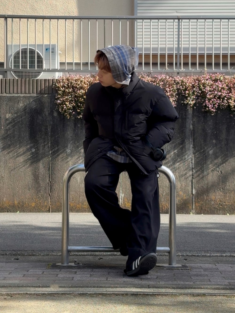 「最近のいい感じコーデ、ダウンジャケット、冬アウター、WEARyouthコーデ、低身長コーデ、低身長男子、黒ダウン、サンバ、冬服、ダウン、クリスマスに着たい服、お出かけコーデ、今日のコーデ」｜「RUUBONの【RUUBON】padded volume heat jacket / パデッド ボリューム ヒート ジャケット（ダウンジャケット/コート、ブラック系）」を使った、みっち~さん（メンズ・165cm）の冬コーディネートの2枚目の写真