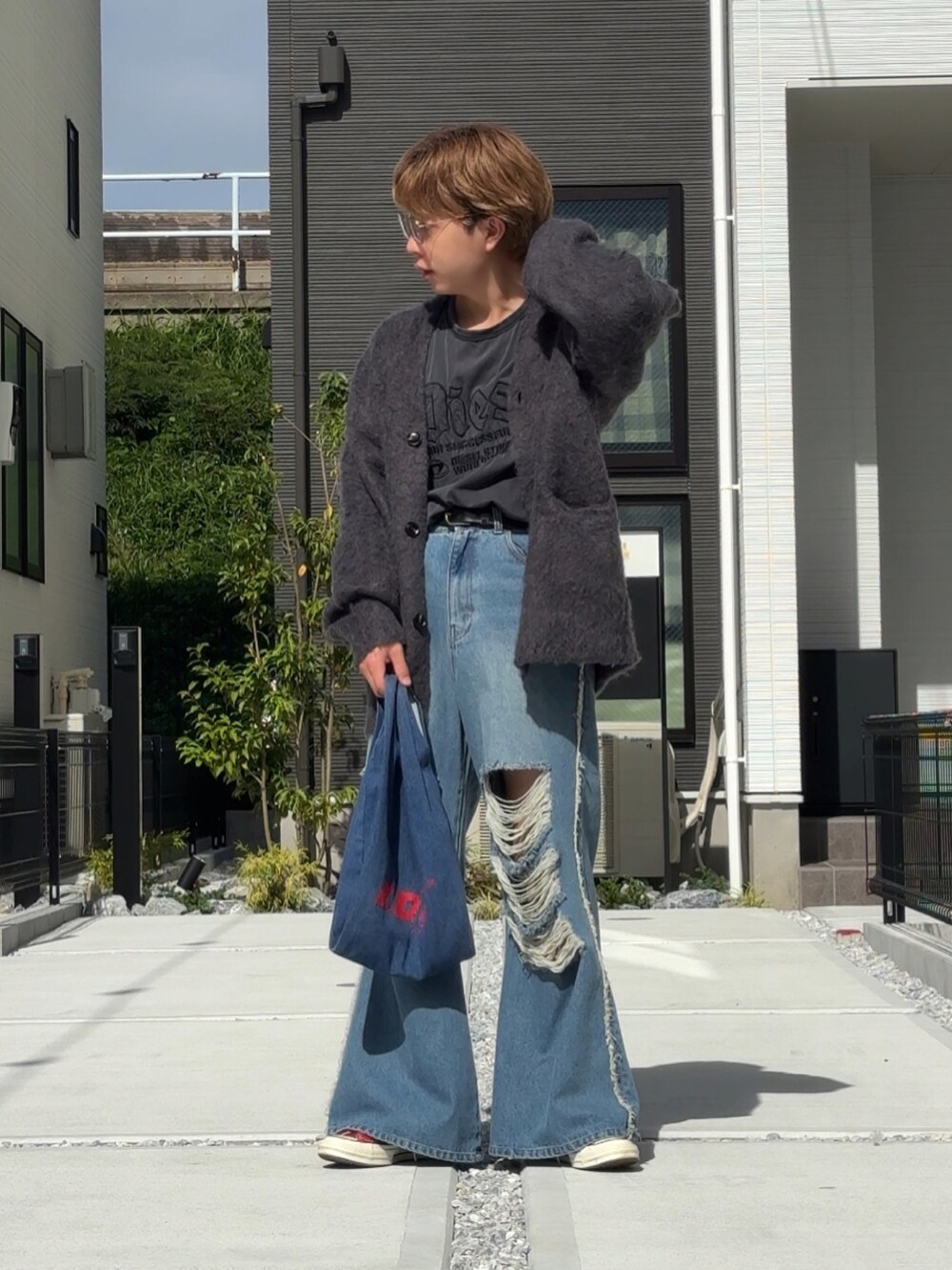 DIESELのアイテムを使った「モヘアカーディガン」の人気ファッション