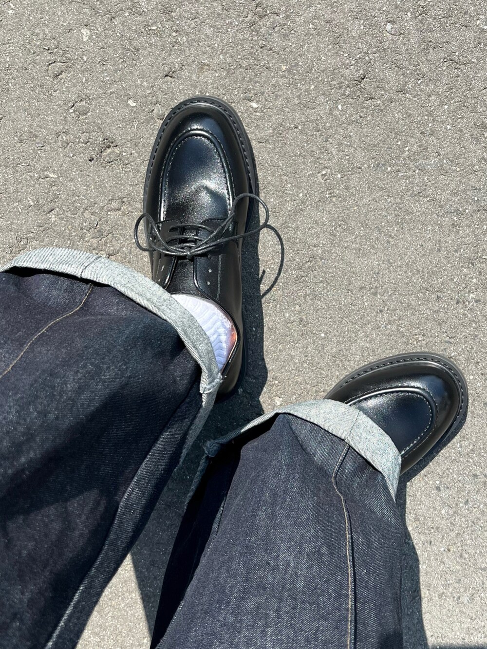 「今日のコーデ、いまどきジャケット写真、春服、低身長男子、デニムパンツ、革靴、londonshoemake、ZARA、春アウター、休日スタイル、ootd、メンズファッジ、メンズコーデ、白アウター」｜「ZARAのアイテム（ジャケット/アウター、ホワイト系）」を使った、みっち~さん（メンズ・165cm）の春コーディネートの2枚目の写真