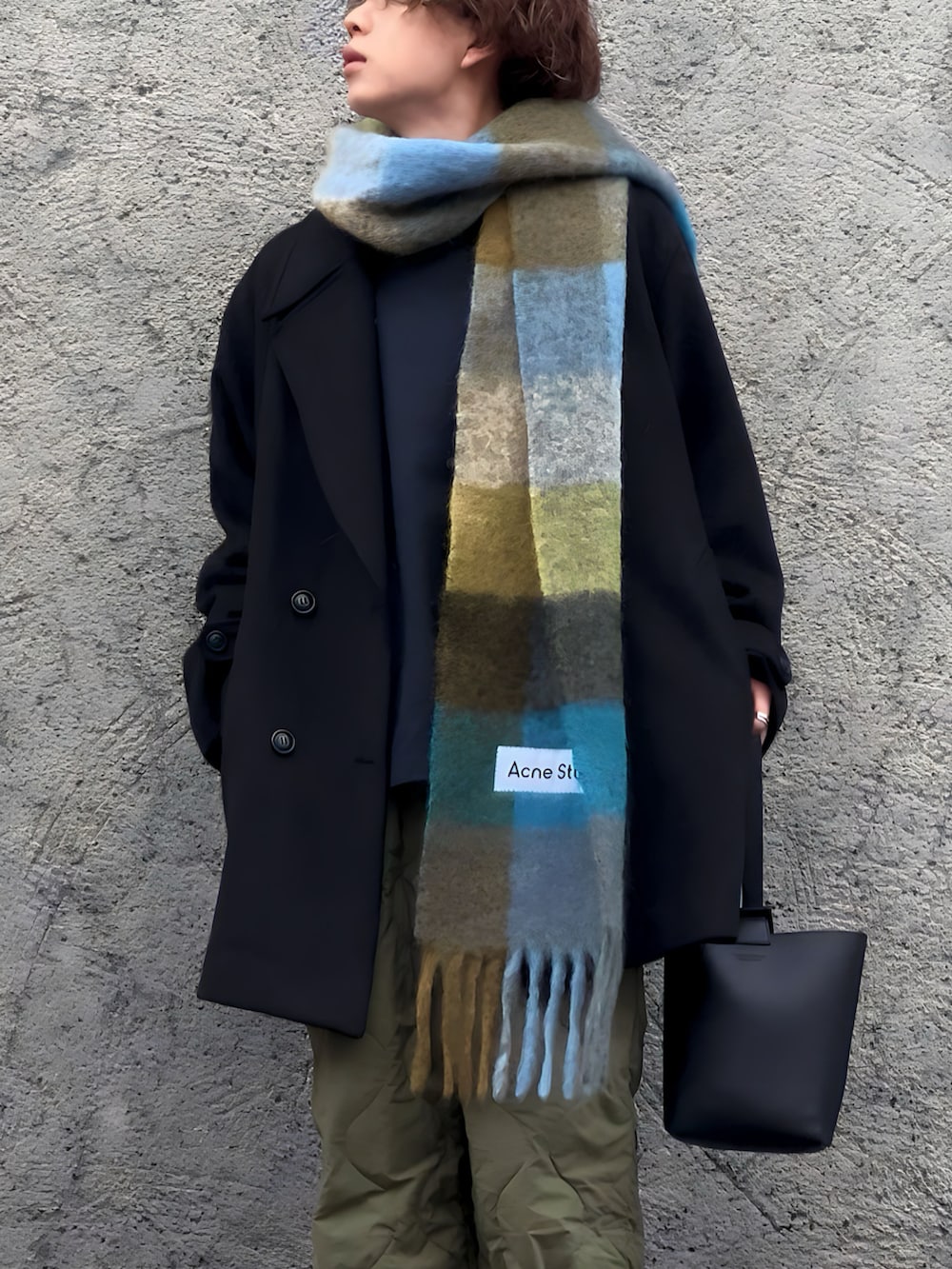 「新星WEARISTAにエントリー、WEARyouthコーデ、マフラー、マフラーコーデ、gadidanoniem、キルティング、ユナイテッドアローズ、ザノースフェイス、ハーフコート、低身長コーデ、低身長男子、綺麗めコーデ、カジュアルコーデ、冬コーデ、メンズファッジ」｜「gadid anoniemのアイテム（ノーカラーコート、ブラック系）」を使った、みっち~さん（メンズ・165cm）の冬コーディネートの3枚目の写真