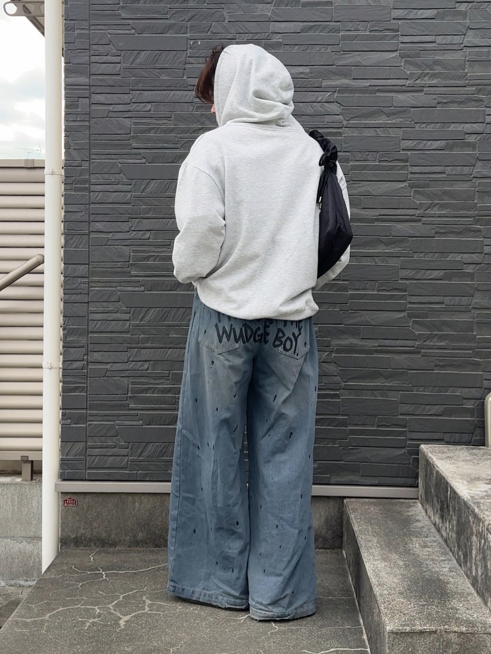 「confirm、パーカー、ジップパーカー、ZOZO、ZOZOTOWN、春先取り、春コーデ、春服、グレーパーカー、wudgeboy、低身長男子、低身長コーデ」｜「Labordiの【Labordi / ラボード】ワンポイントロゴ刺繍 ビッグシルエット ダブルジップアップパーカー フーディー（パーカー、グレー系）」を使った、みっち~さん（メンズ・165cm）の春コーディネートの2枚目の写真