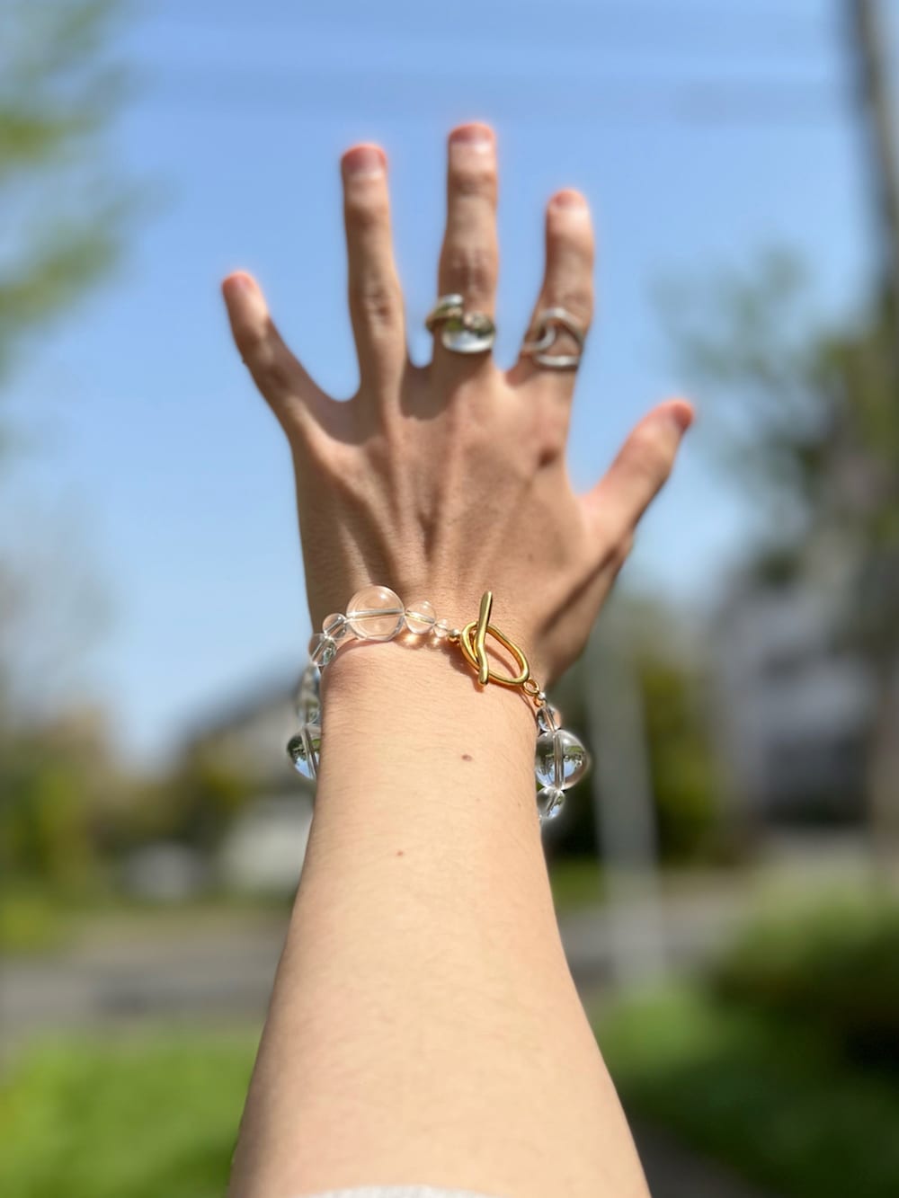 「いまどきジャケット写真、メンズファッション、春夏コーデ、いいね、save、フォローお願いします🤑、ストリート、ストリートMIX、ニット帽、リメイクジーンズ、リメイクデニム、グレーコーデ、タックイン、低身長男子、ヘッドホン」｜「HAREのリメイクライクパッチワークデニム(HARE)（デニムパンツ、ブラック系）」を使った、みっち~さん（メンズ・165cm）の春コーディネートの3枚目の写真