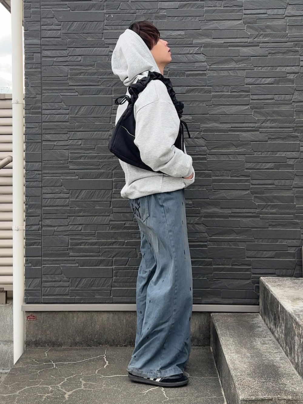 「confirm、パーカー、ジップパーカー、ZOZO、ZOZOTOWN、春先取り、春コーデ、春服、グレーパーカー、wudgeboy、低身長男子、低身長コーデ」｜「Labordiの【Labordi / ラボード】ワンポイントロゴ刺繍 ビッグシルエット ダブルジップアップパーカー フーディー（パーカー、グレー系）」を使った、みっち~さん（メンズ・165cm）の春コーディネートの3枚目の写真